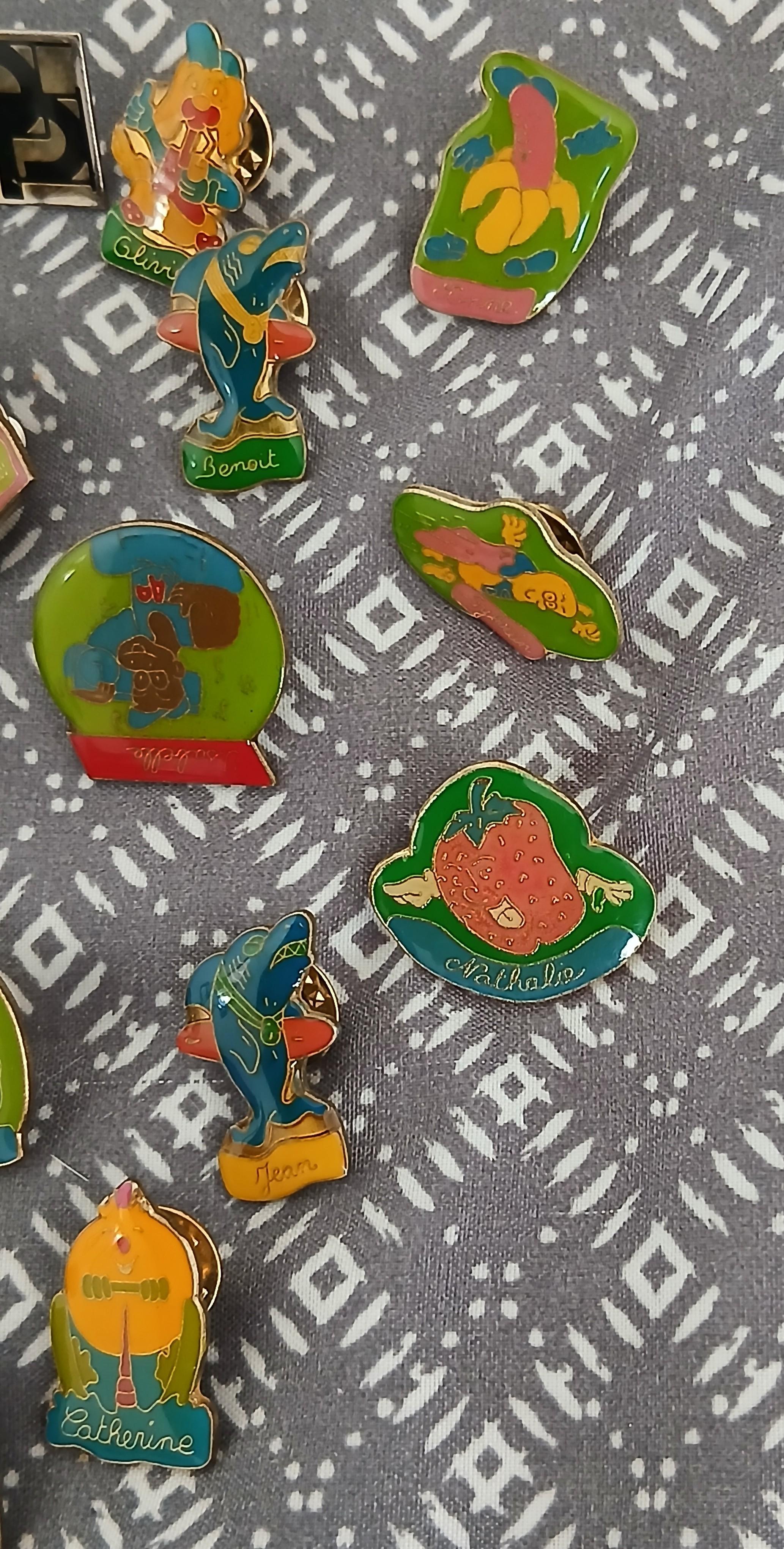 troc de troc reserver. lots de pins ' des prénoms ' image 2