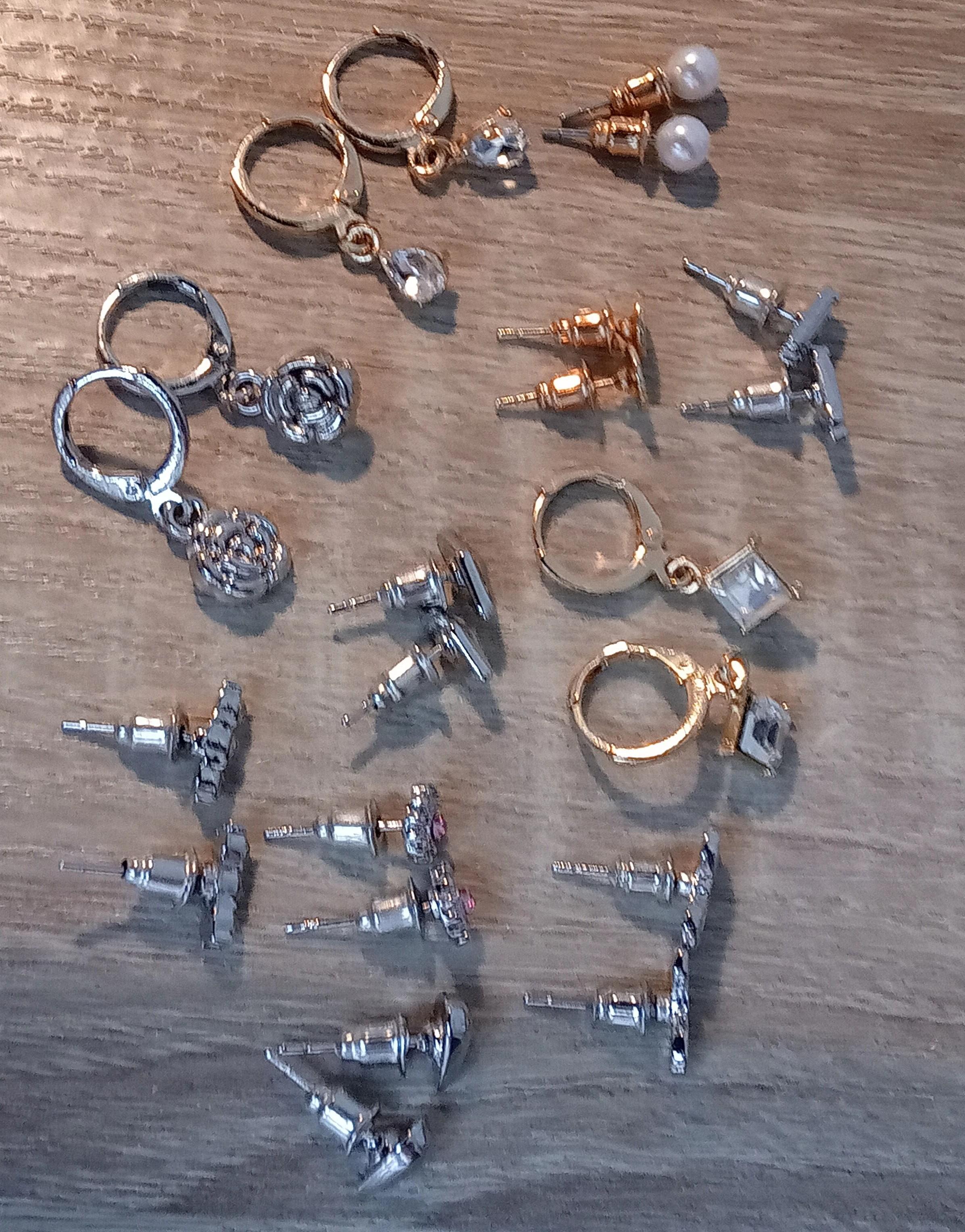 troc de troc reserver. lot de boucles d oreilles image 1