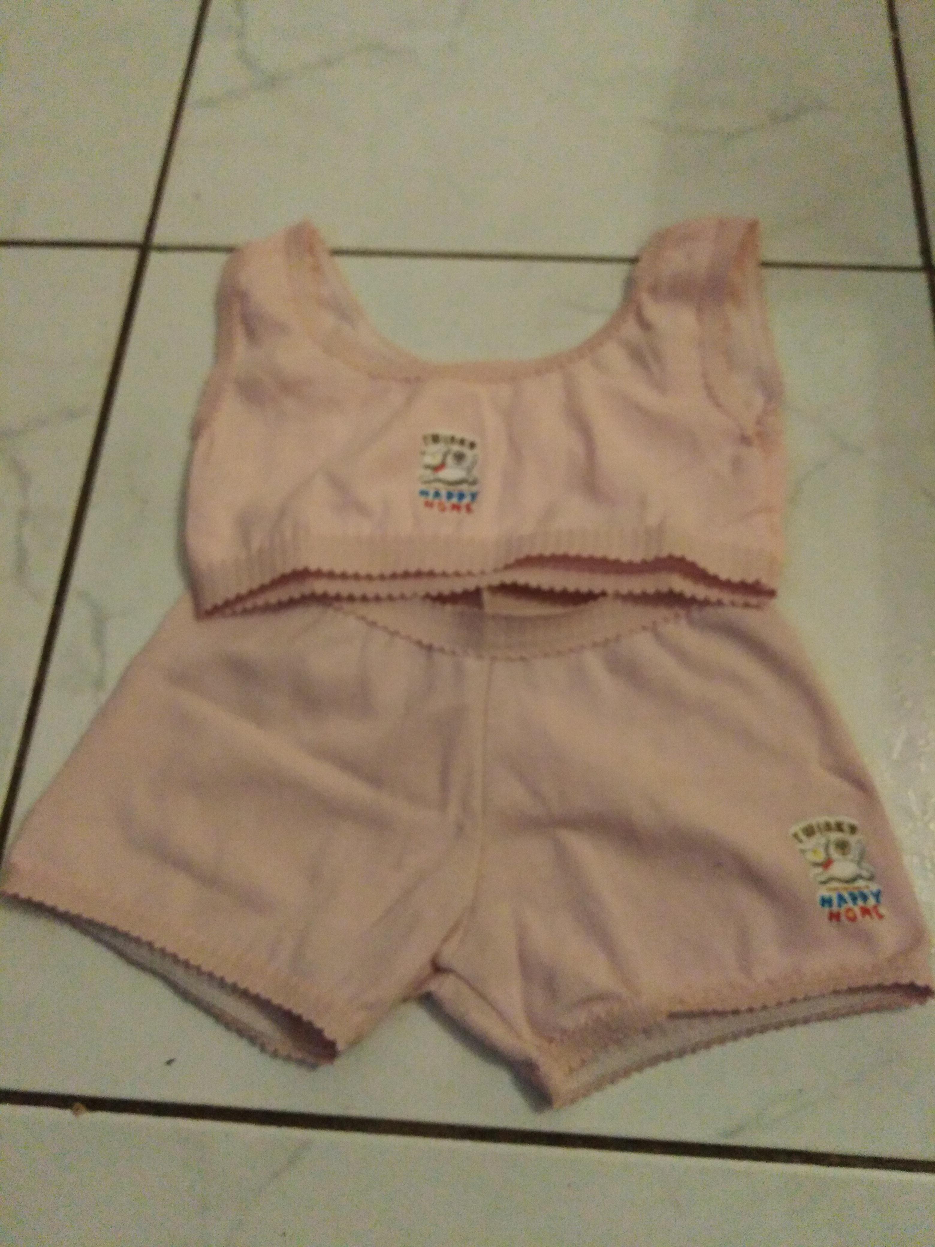 troc de troc brassière +boxer 2/4 ans image 0