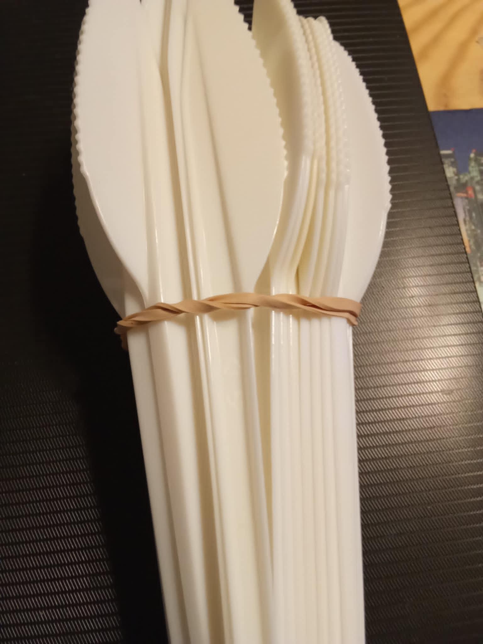 troc de troc couteaux plastique 3 noisettes les 10 image 0