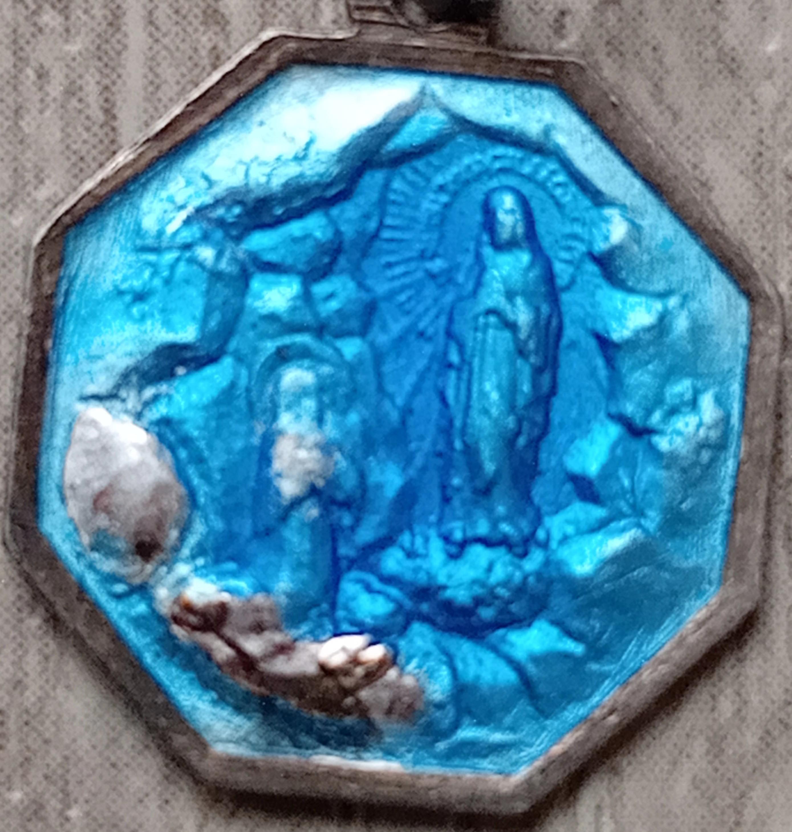 troc de troc une médaille pendentif religieuses " sainte marie " image 0