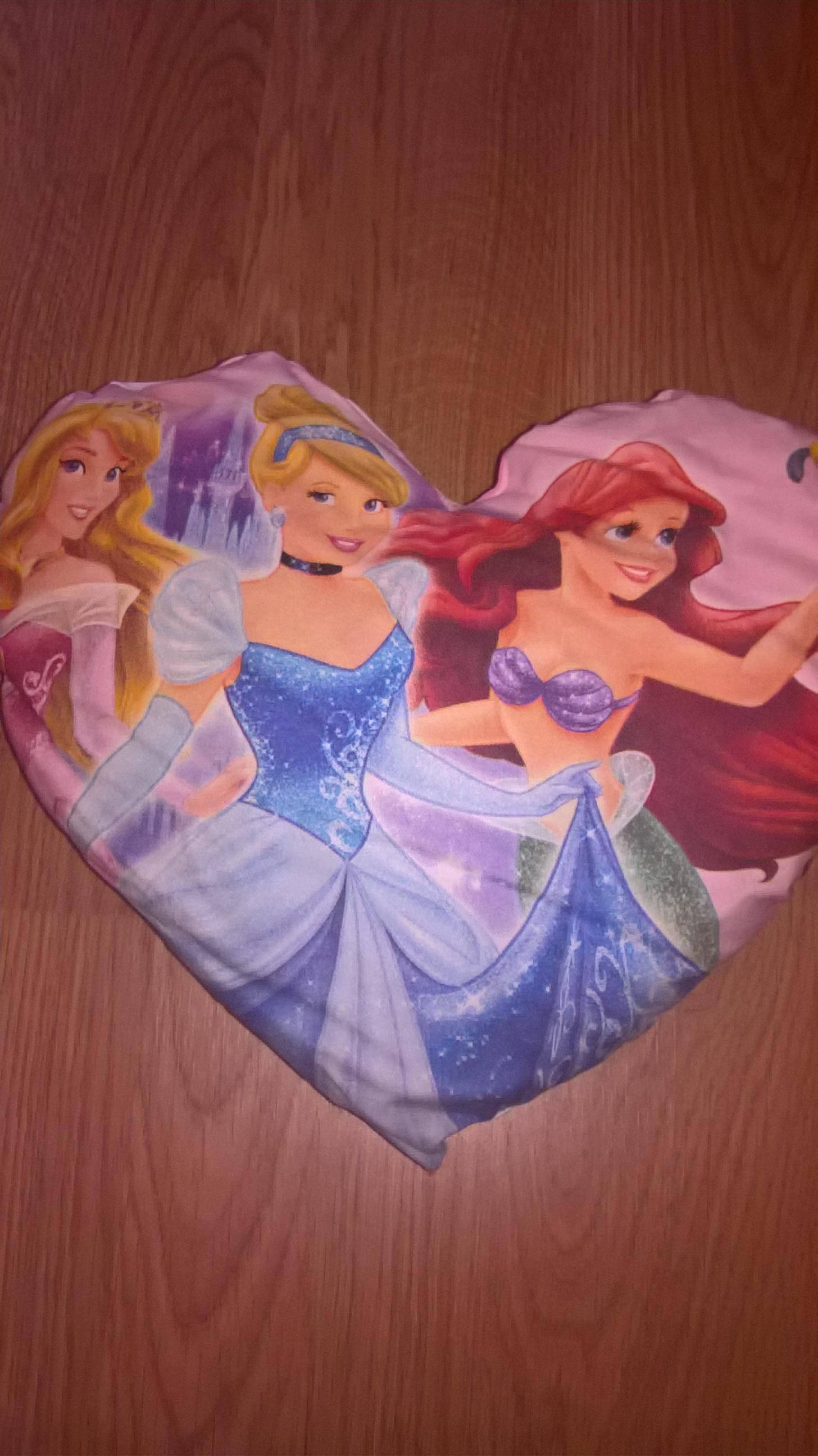 troc de troc coussin coeur princesse neuf image 0