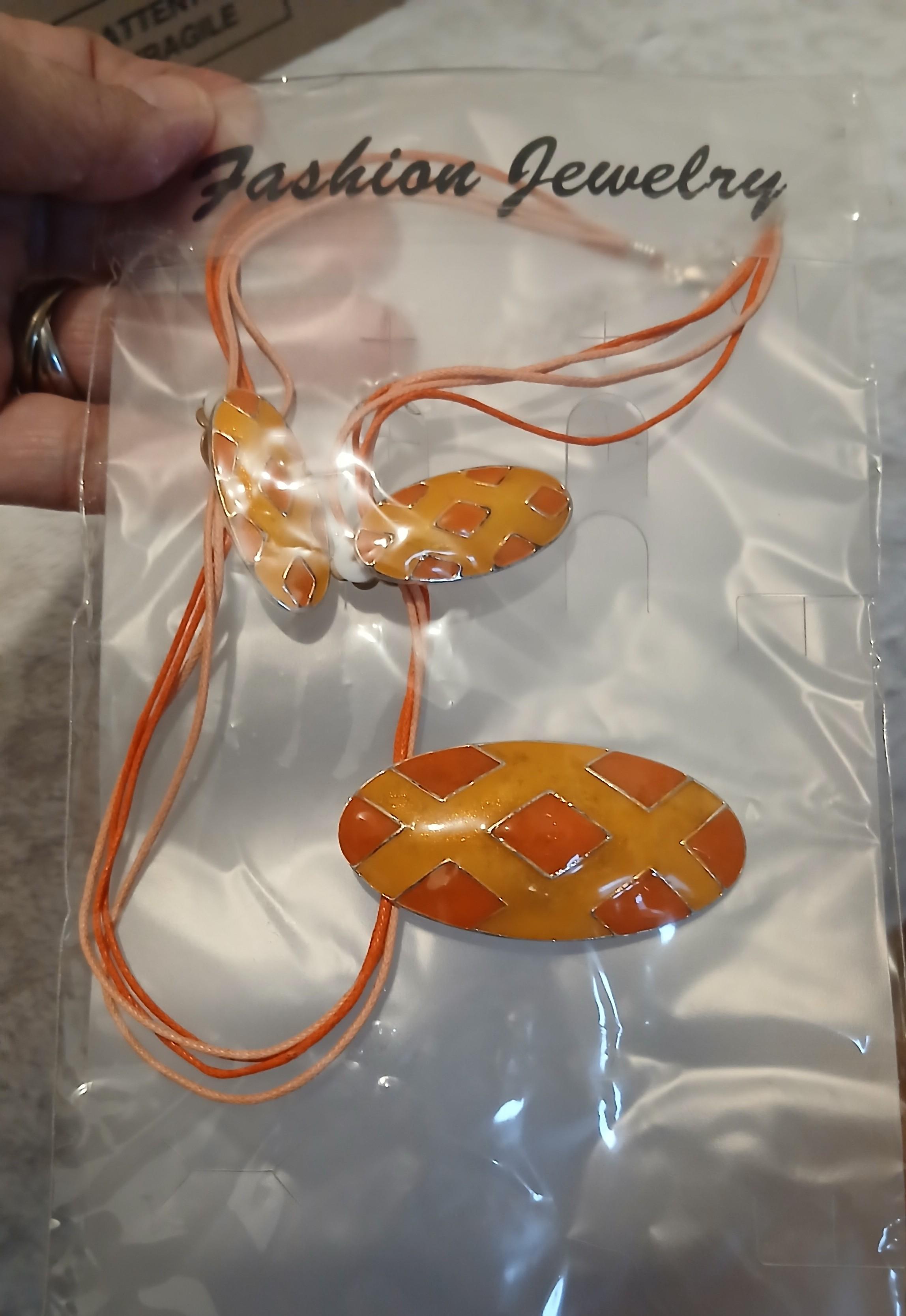 troc de troc reserver divers troc collier femme image 0