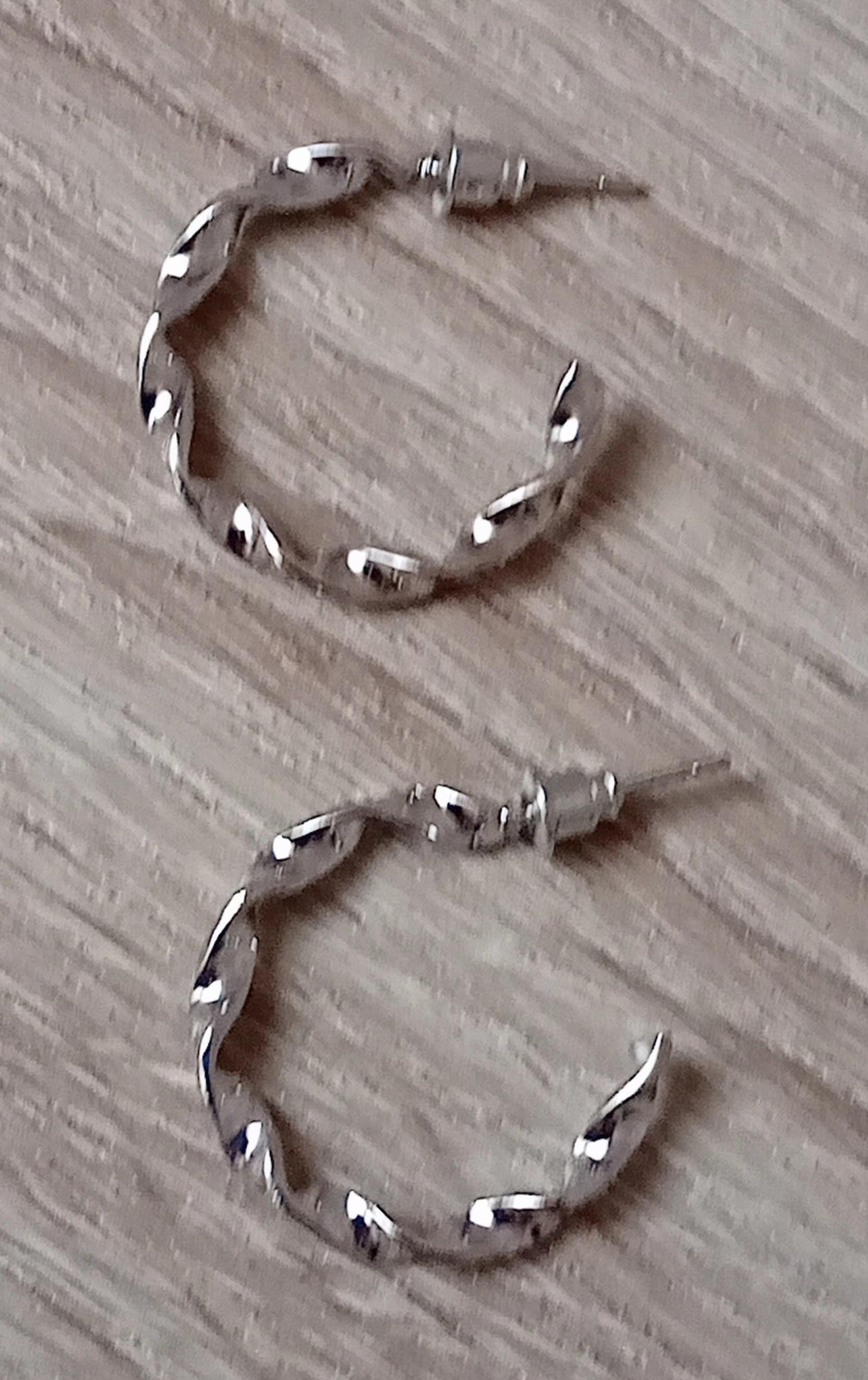 troc de troc boucle d'oreille femme image 1