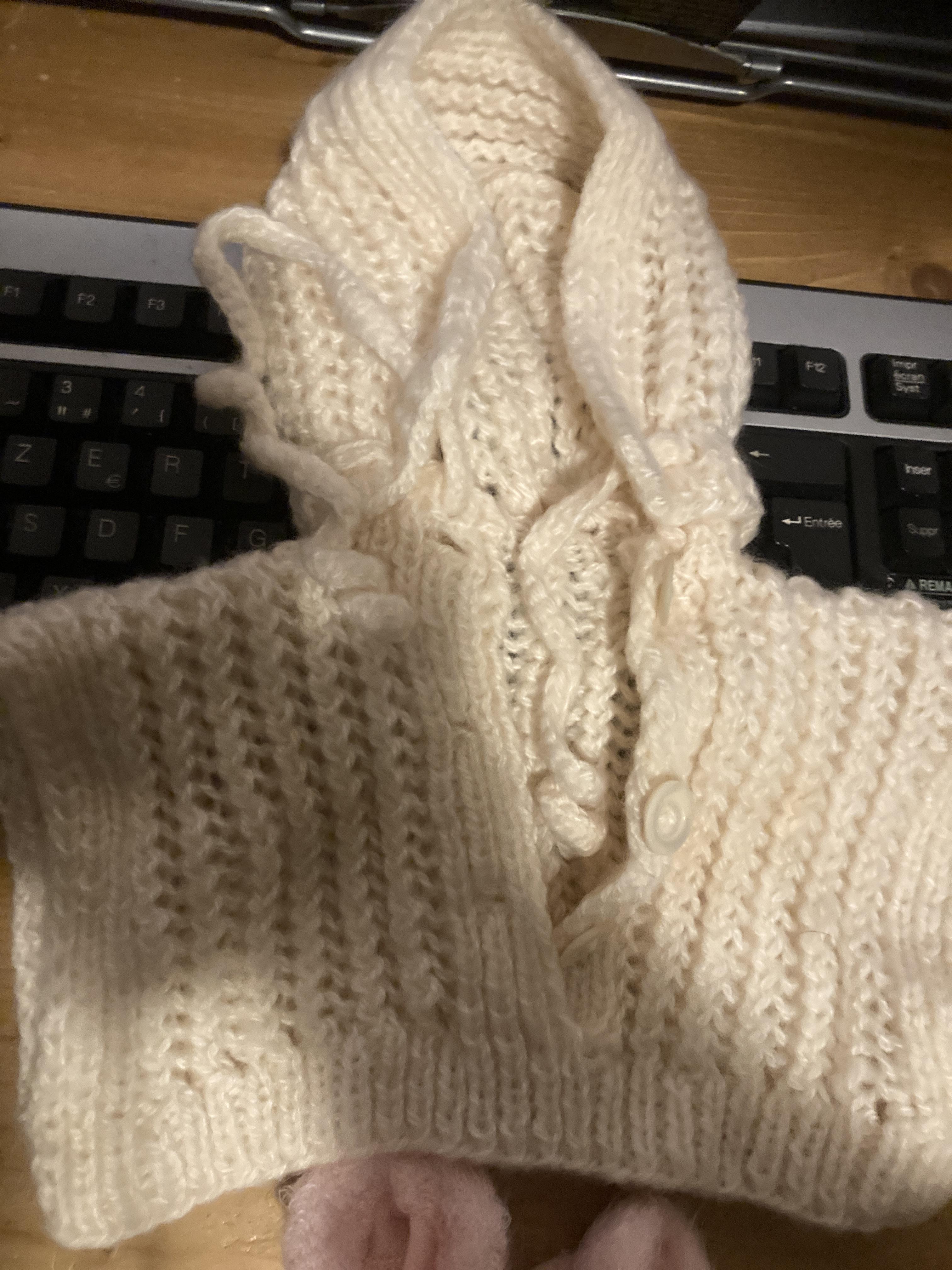 troc de troc haut tricot sans manche et chaussettes 6 mois image 1