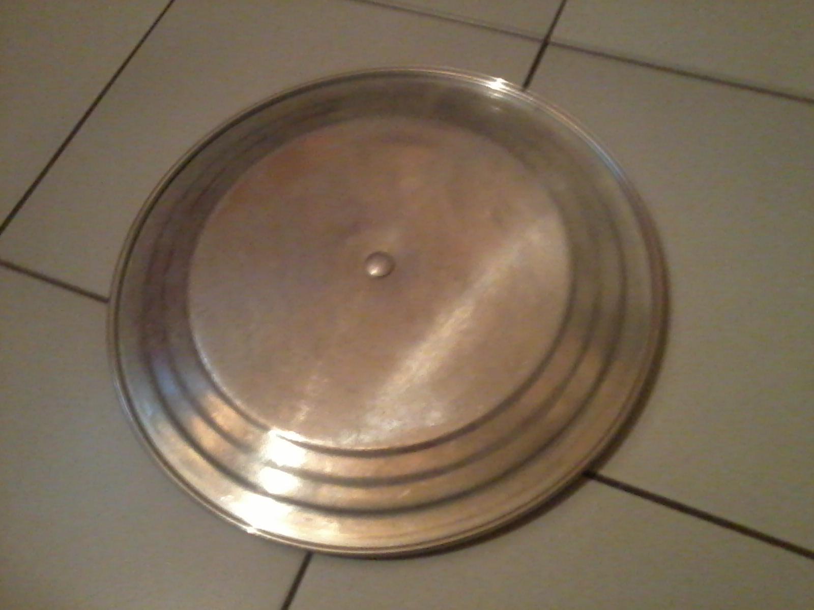 troc de troc couvercle 22 cm diam.bon etat. image 1