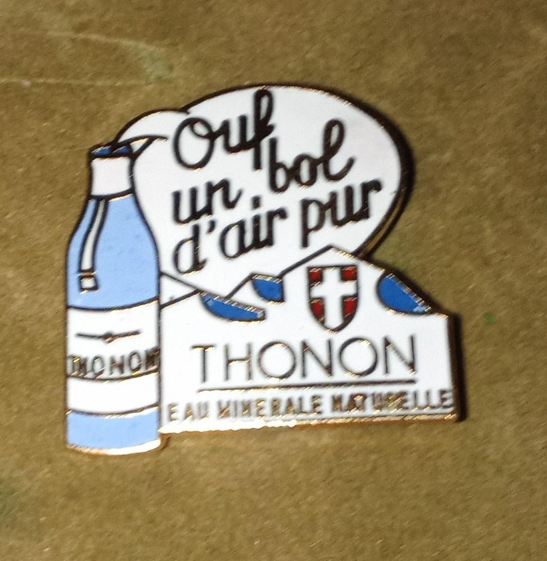 troc de troc pin's avec attache gisette image 0