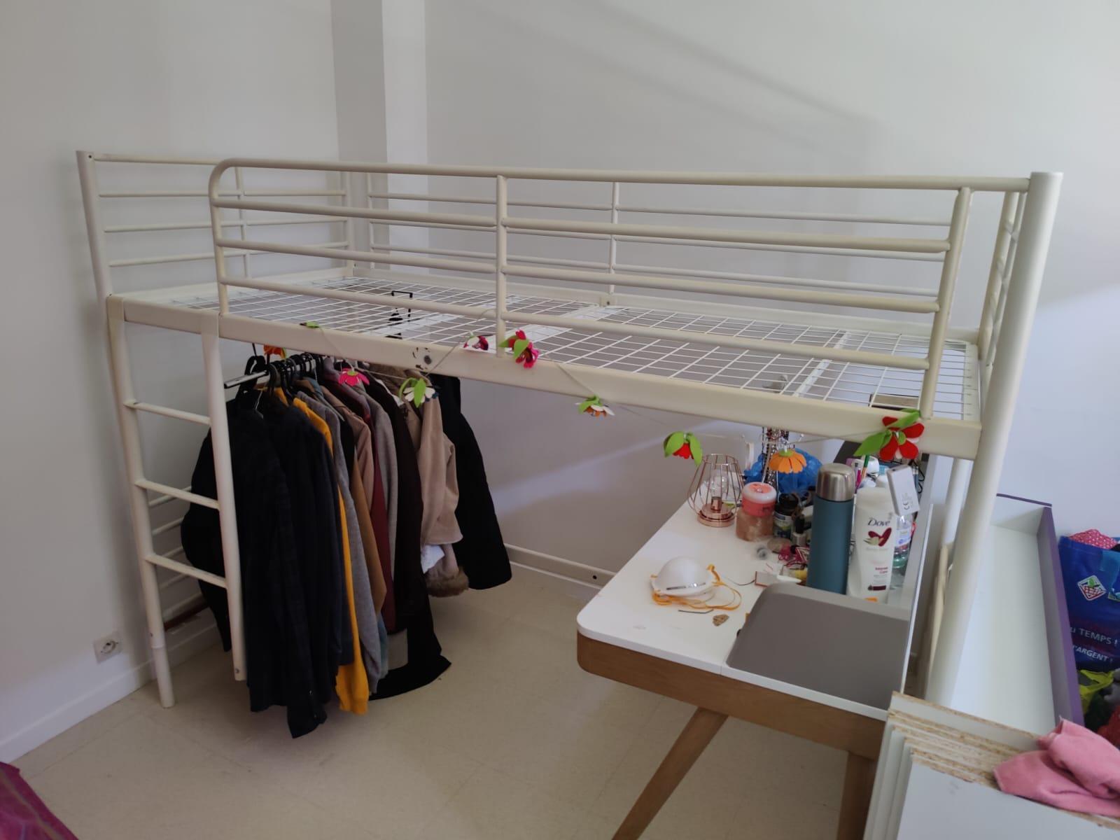 troc de troc lit superposé et bureau d'écolier image 1
