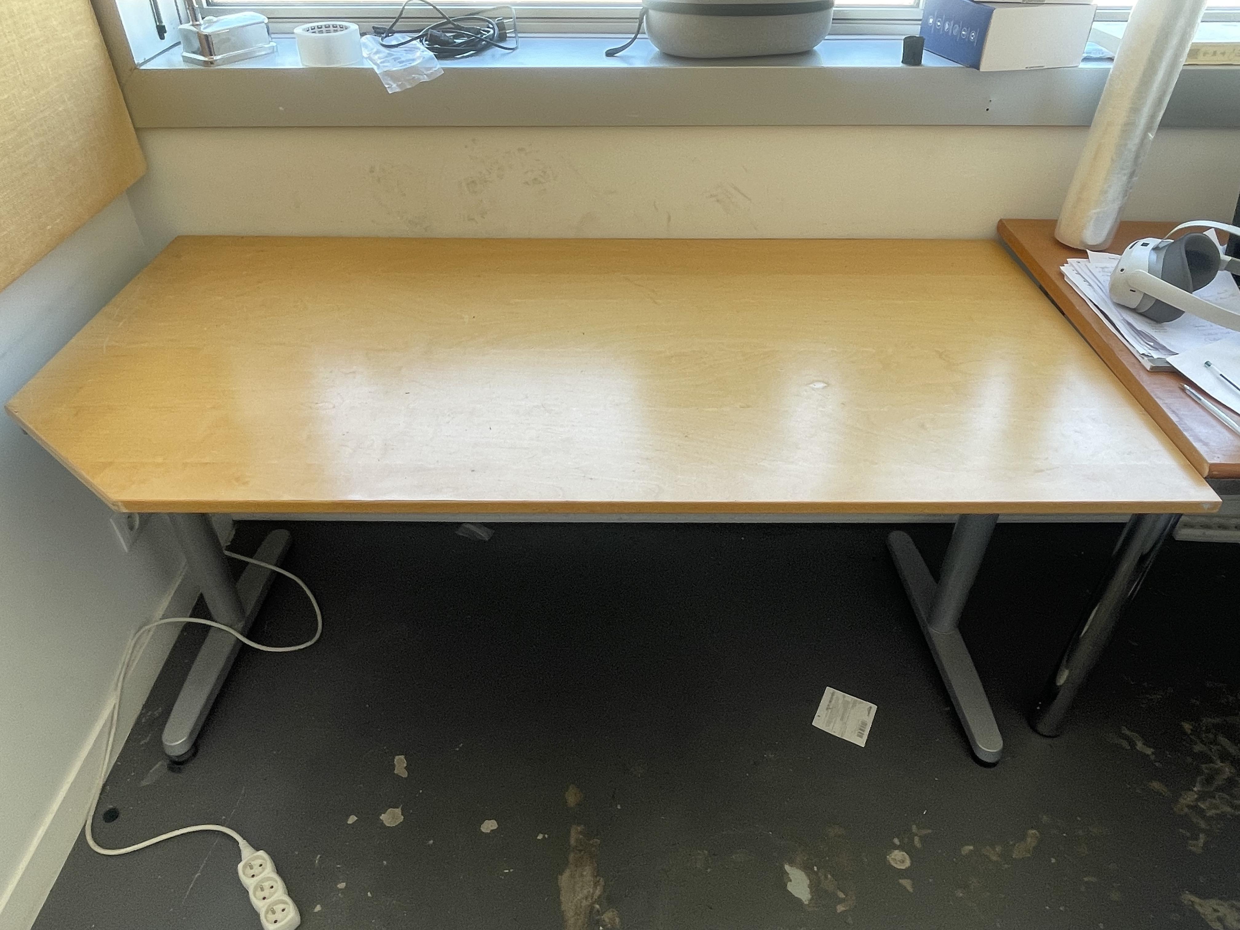 troc de troc bureau en bois image 0
