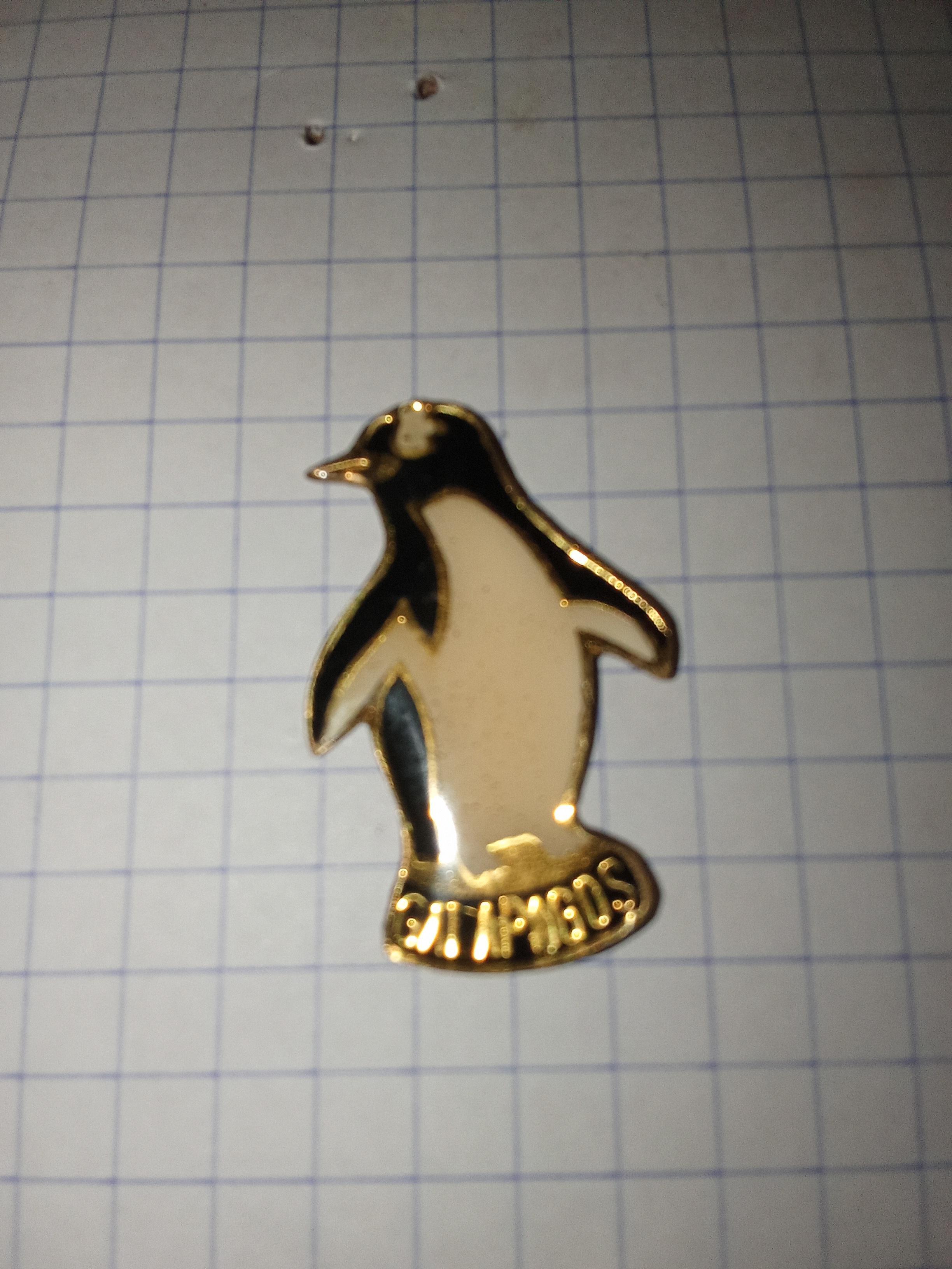 troc de troc pin's avec attache image 0