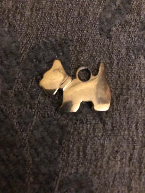 troc de troc (réservé) pendentif petit chien agatha largeur 3cm image 0