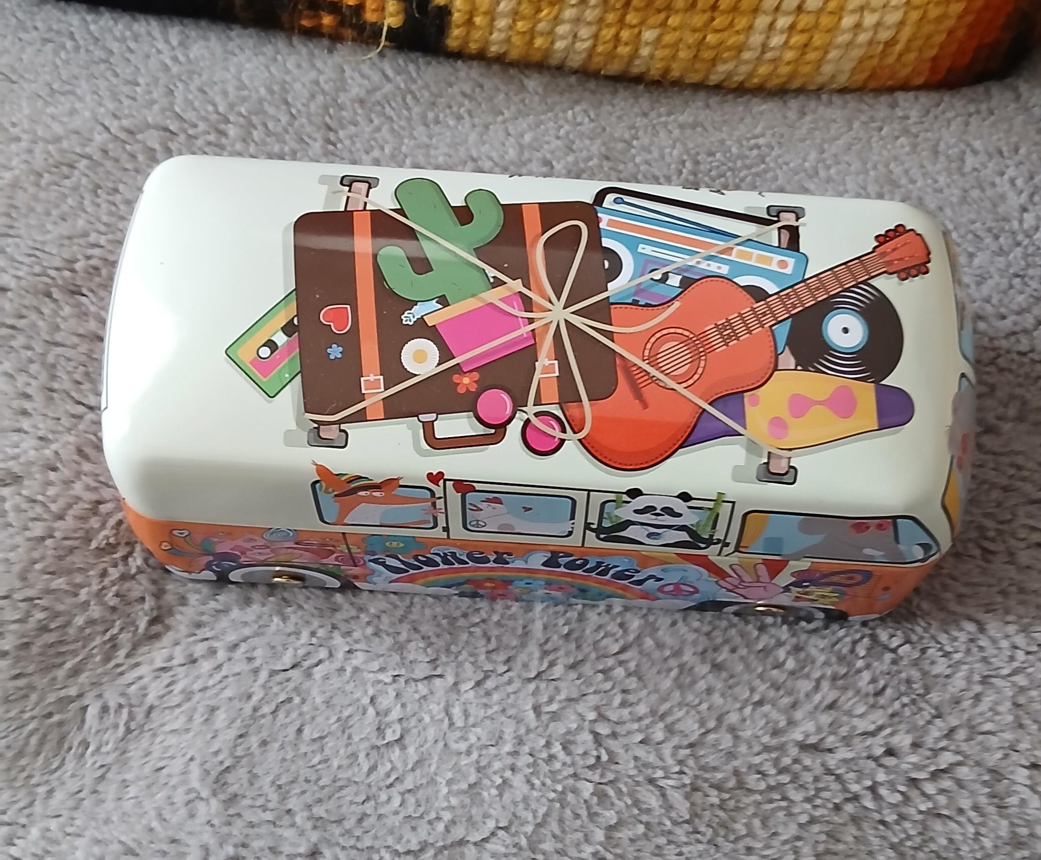 troc de troc une boîte en fer image 0
