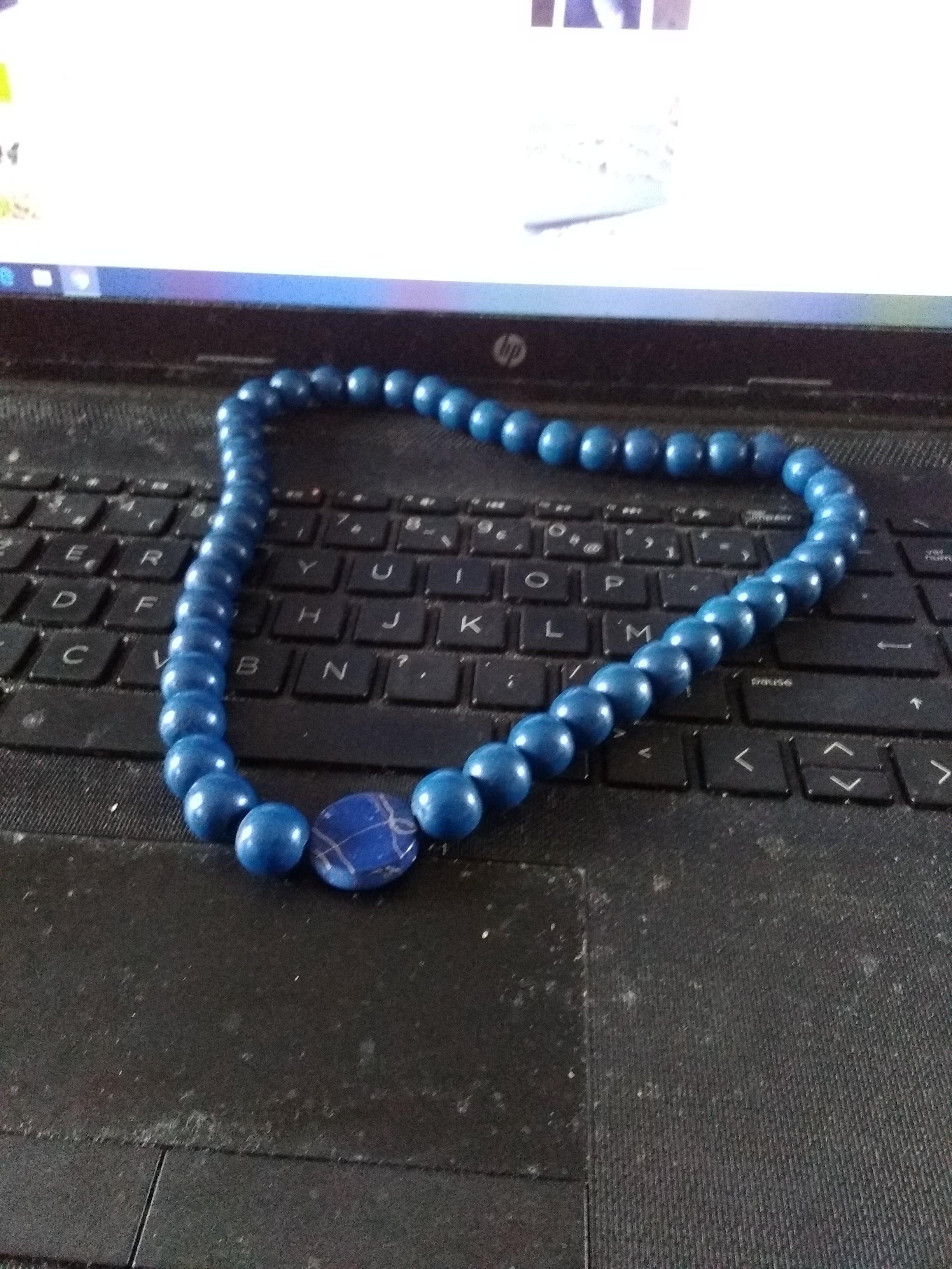 troc de troc ***réserve ***collier bleu en bois image 0