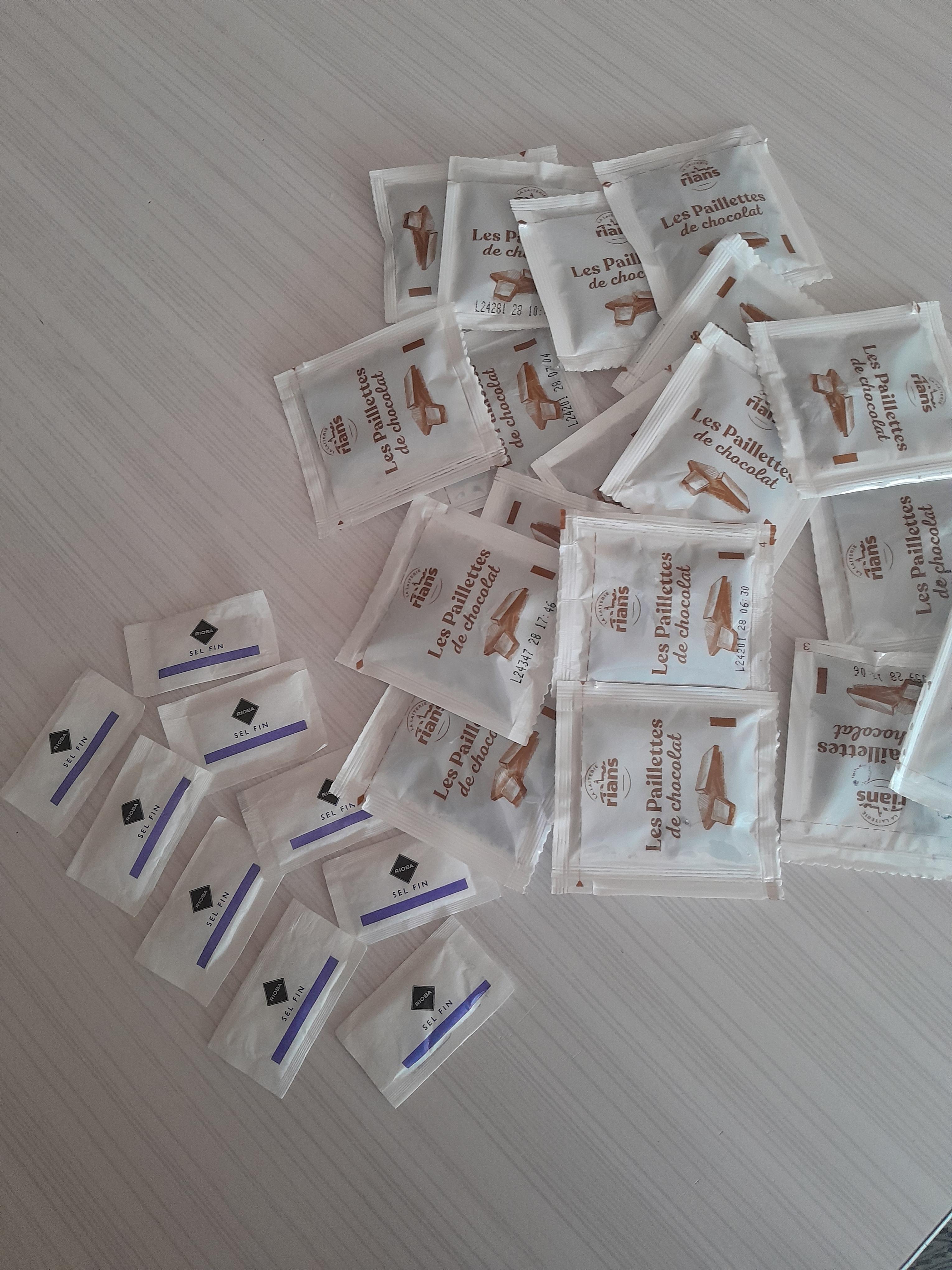 troc de troc lots de 18 sachets de paillettes chocolat + 9 de sel image 0