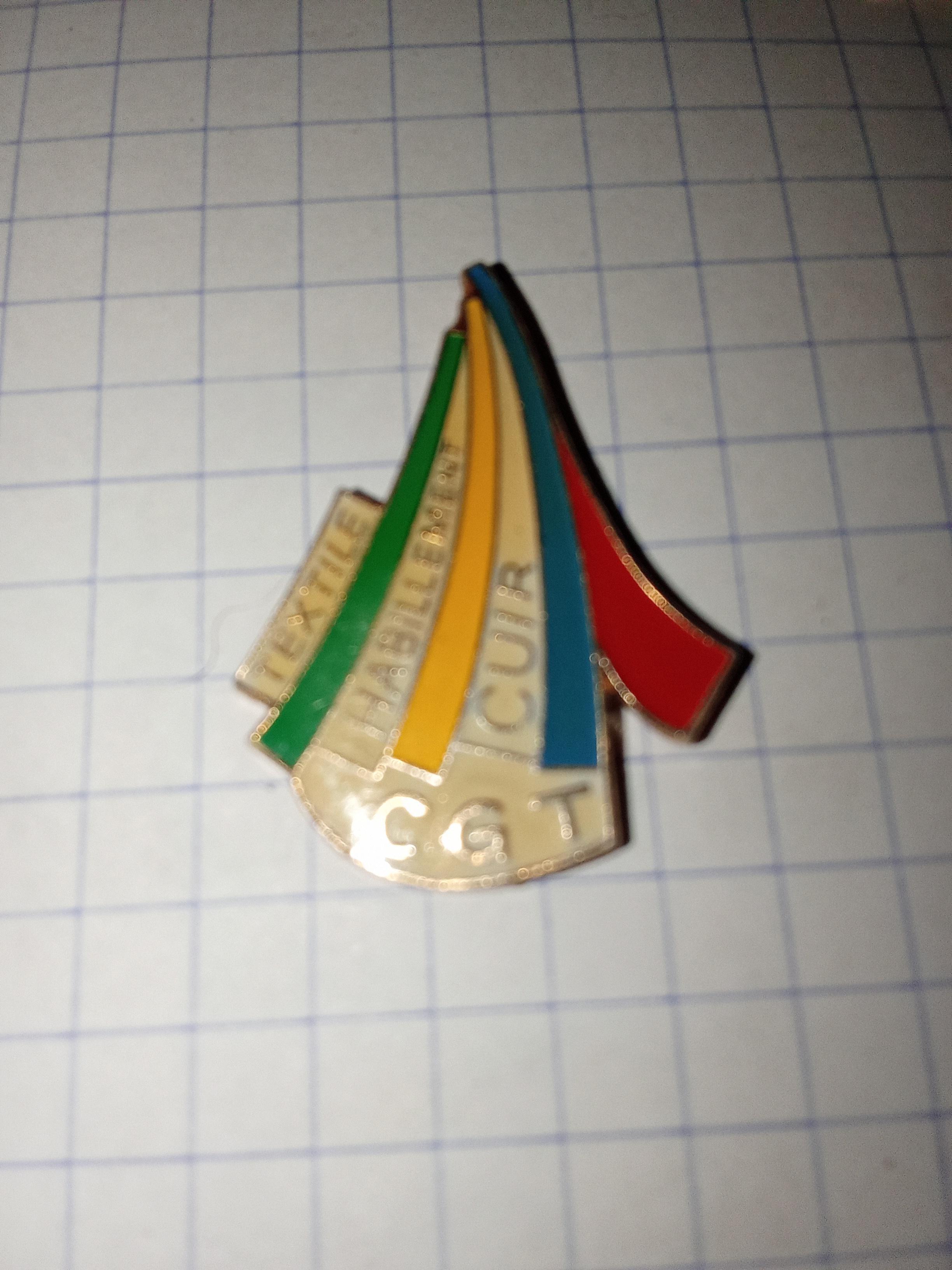 troc de troc pin's avec attache image 0