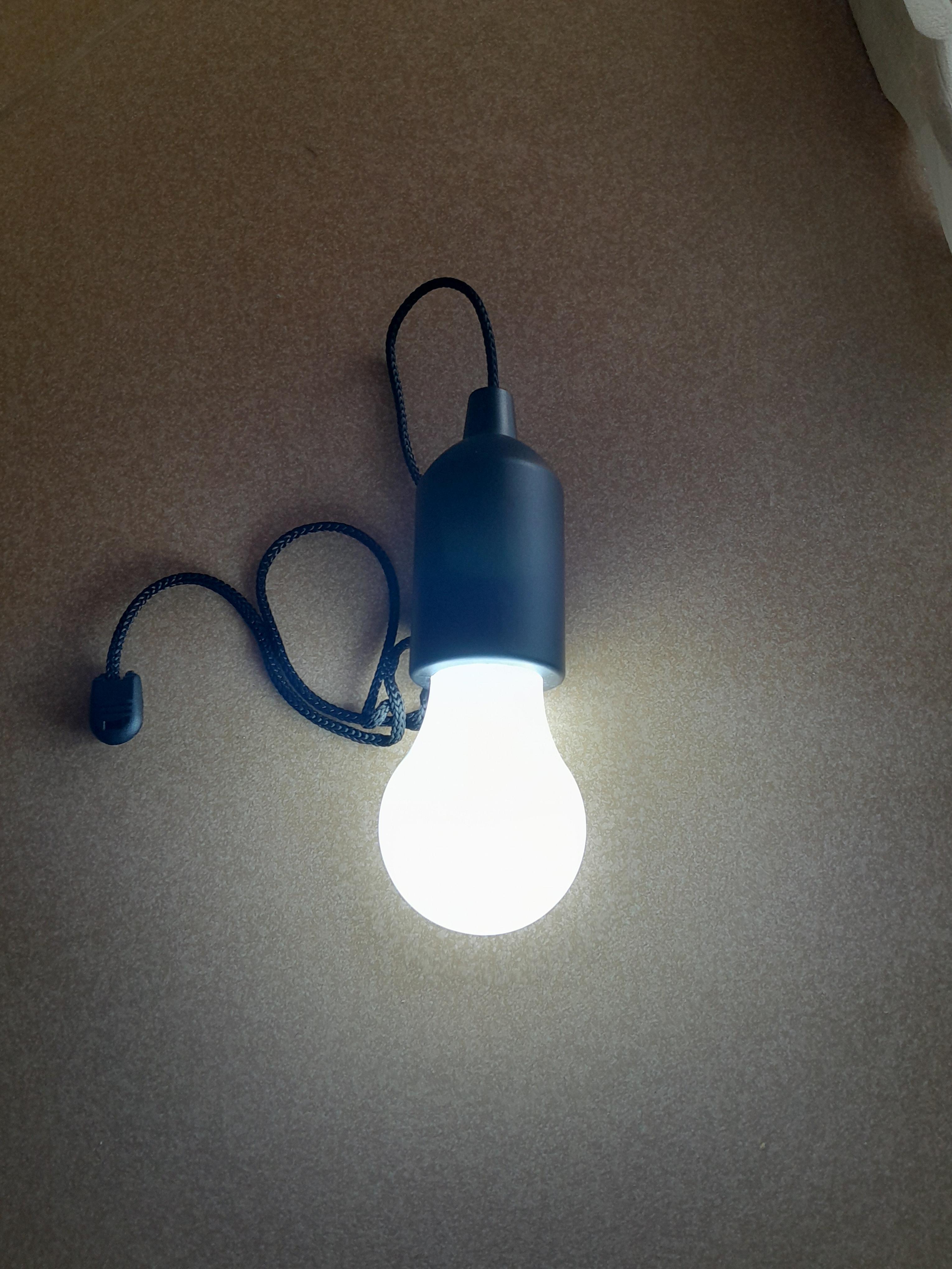 troc de troc lampe à suspendre avec 3 piles fournies image 1