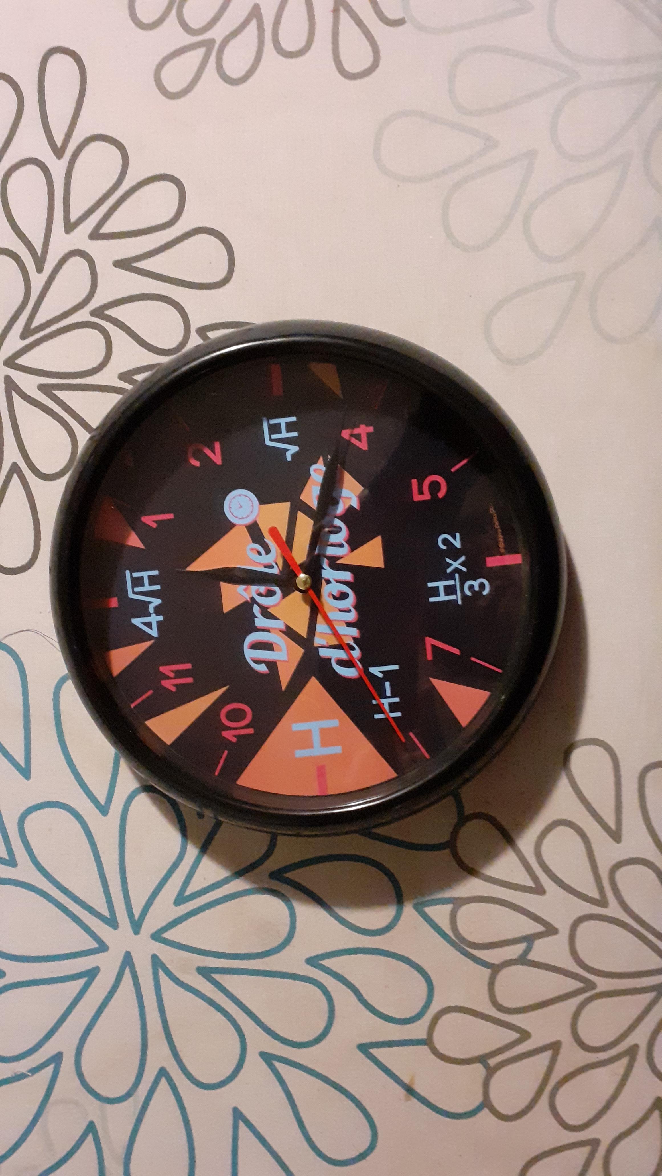 troc de troc horloge sur le thème des mathématiques image 0