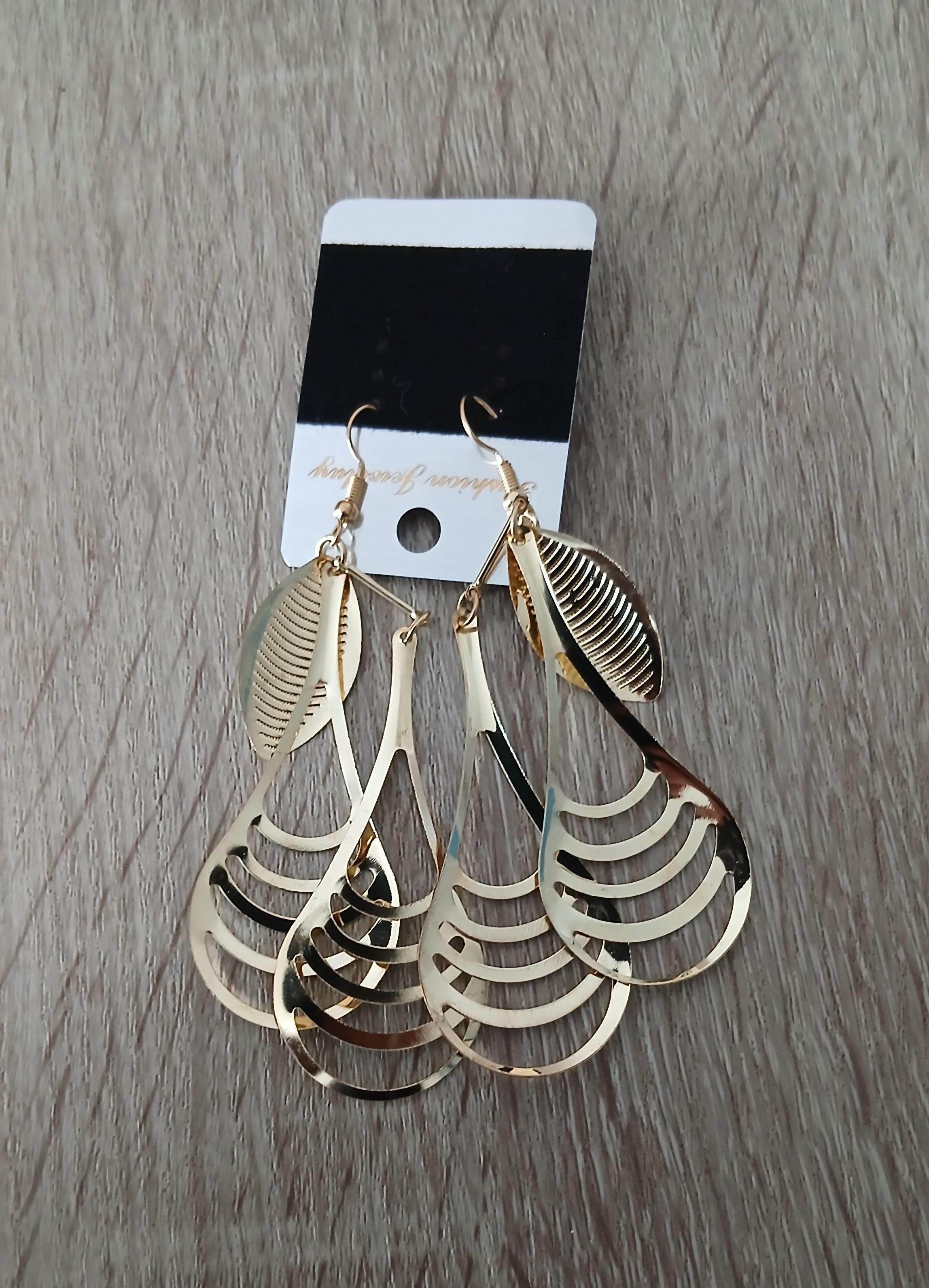 troc de troc une paire de boucle d oreille image 1