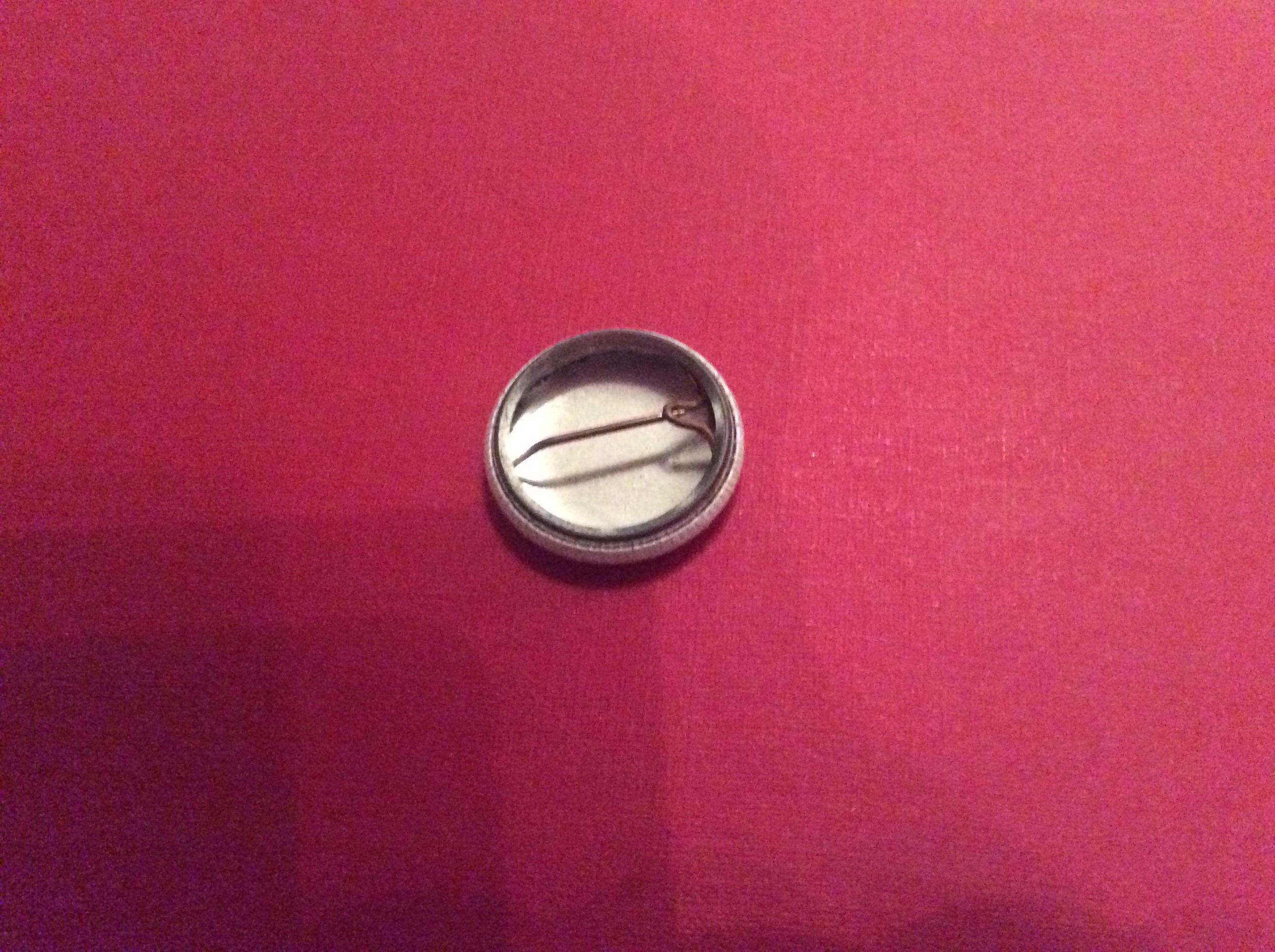 troc de troc badge ,broche 2,5 diamètre  en fer image 2