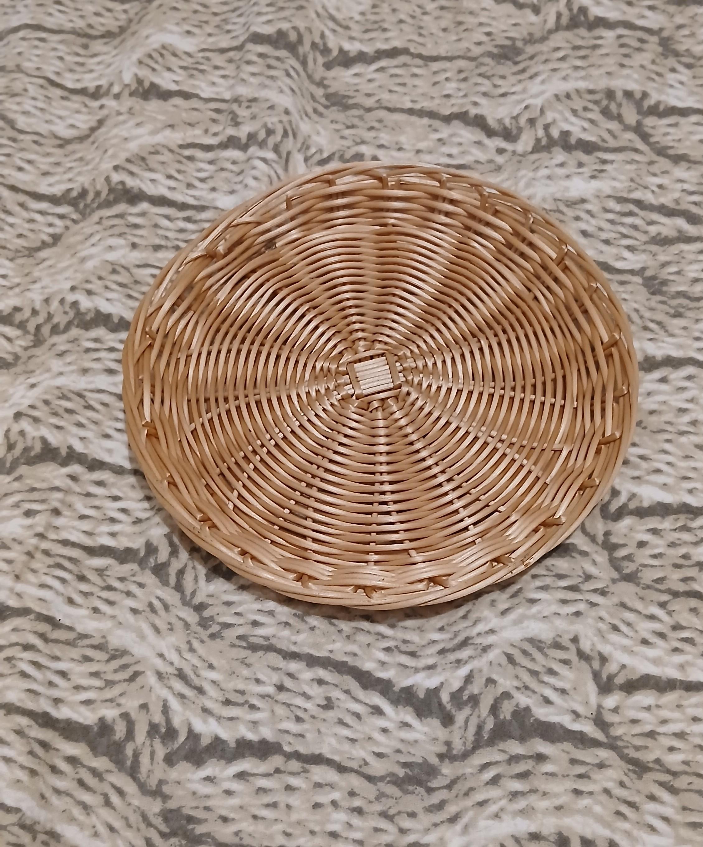 troc de troc plateau  en ossier image 0