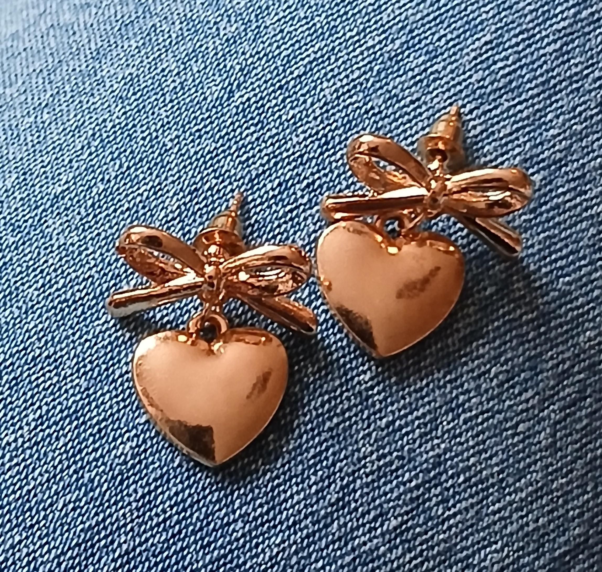 troc de troc une boucle d oreille image 0