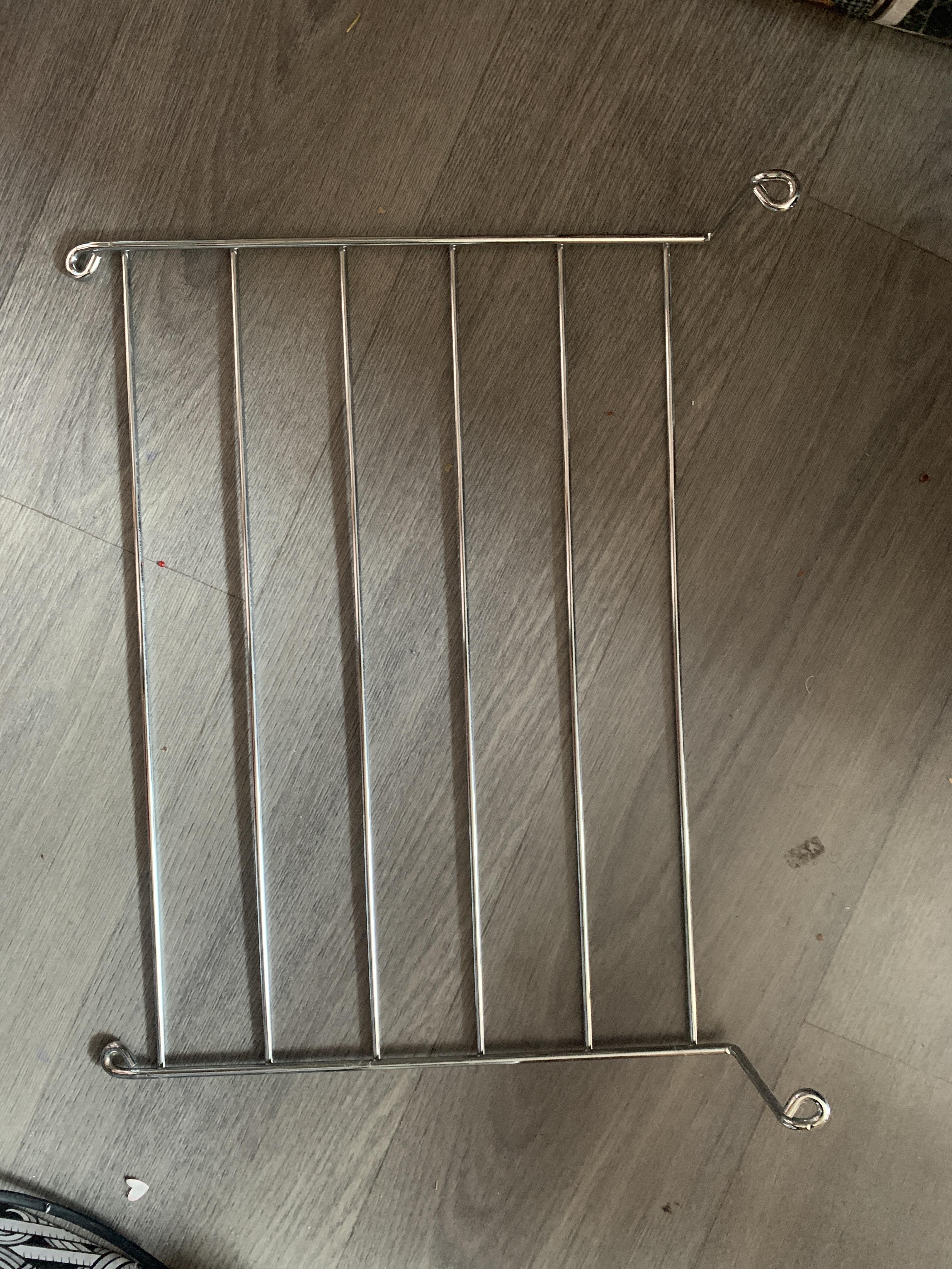 troc de troc grille en fer pour mettre dans une armoire image 1