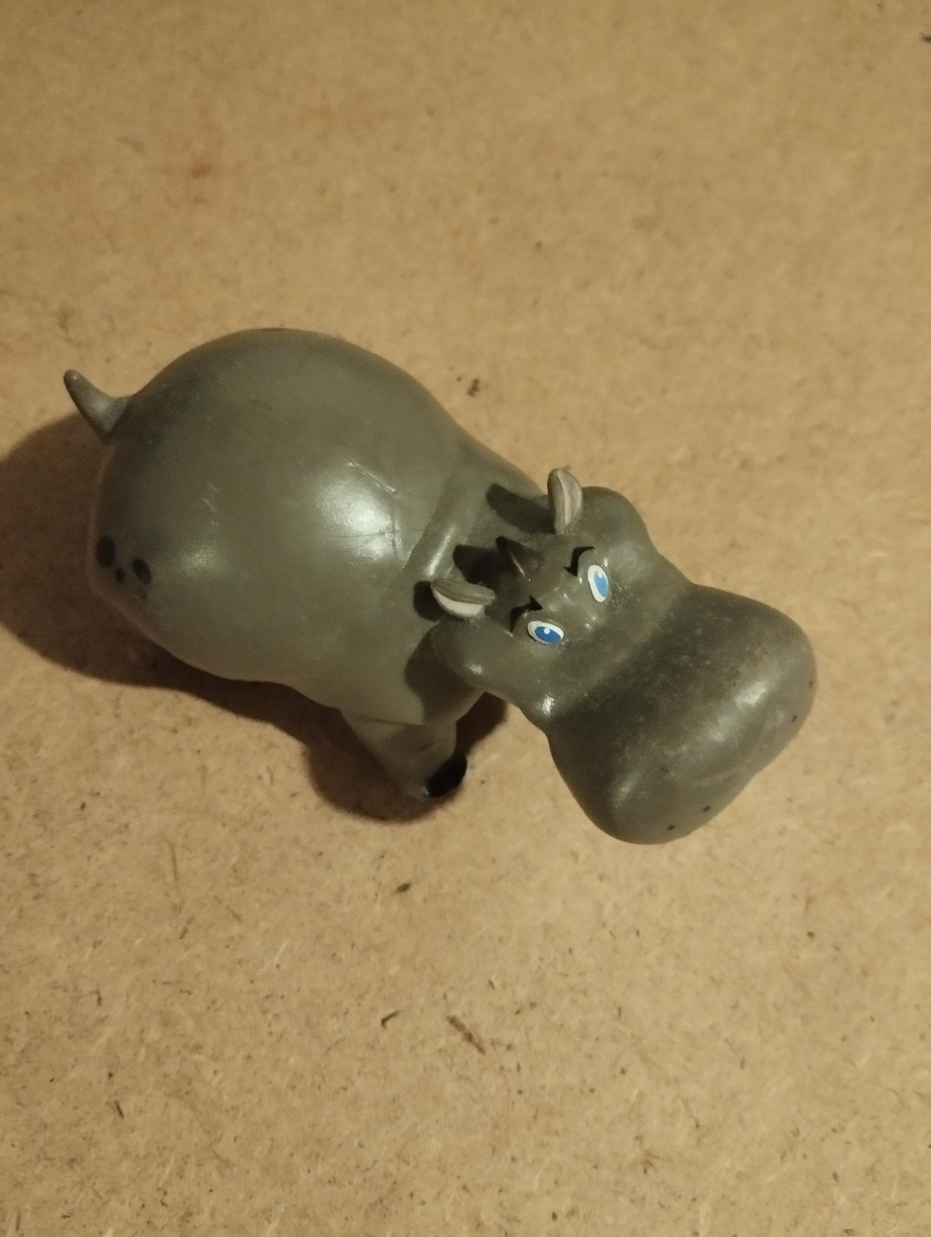 troc de troc figurine hippopotame roi lion disney image 0