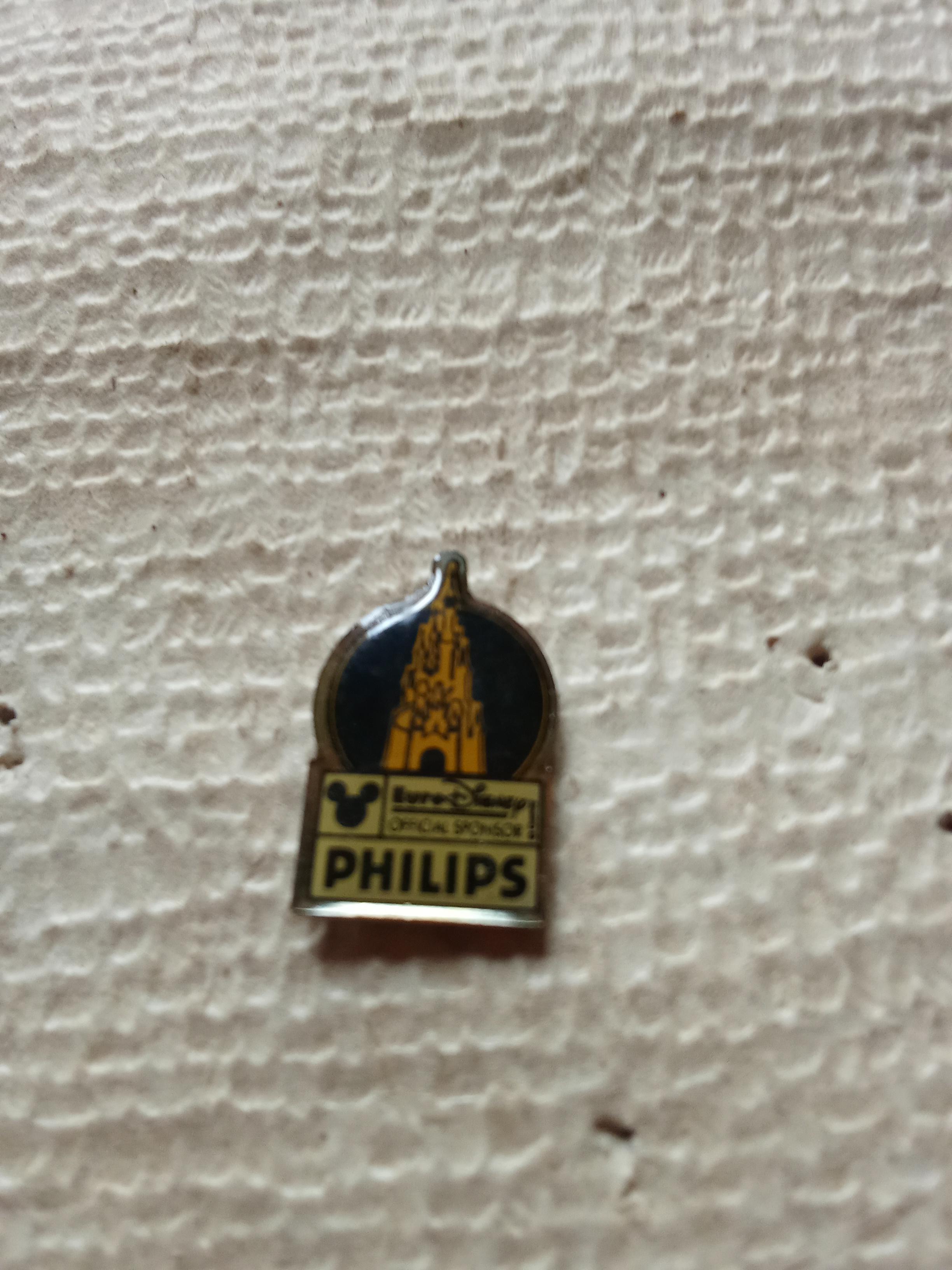 troc de troc pin's sans attache image 0