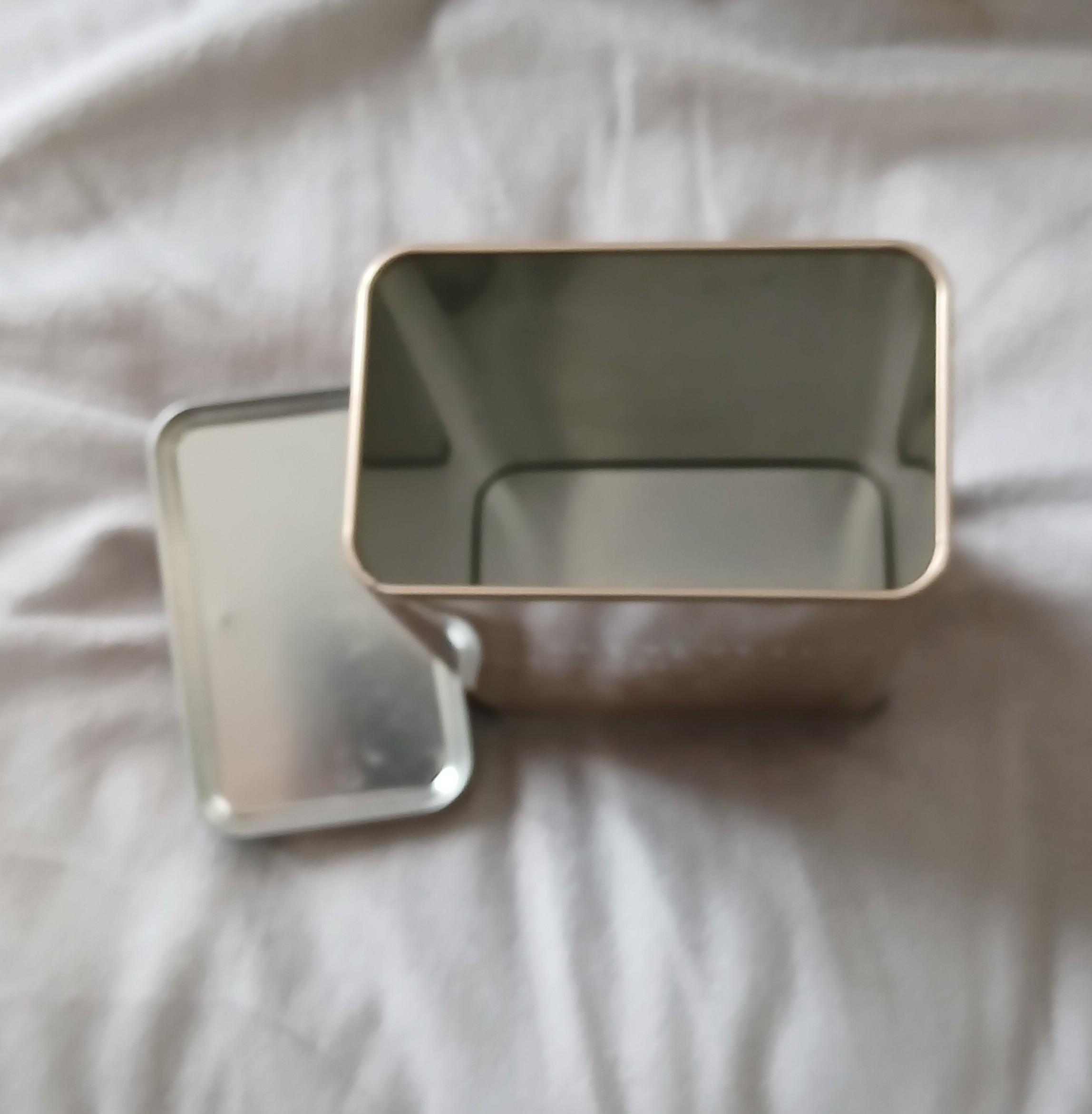 troc de troc une boîte en fer image 1