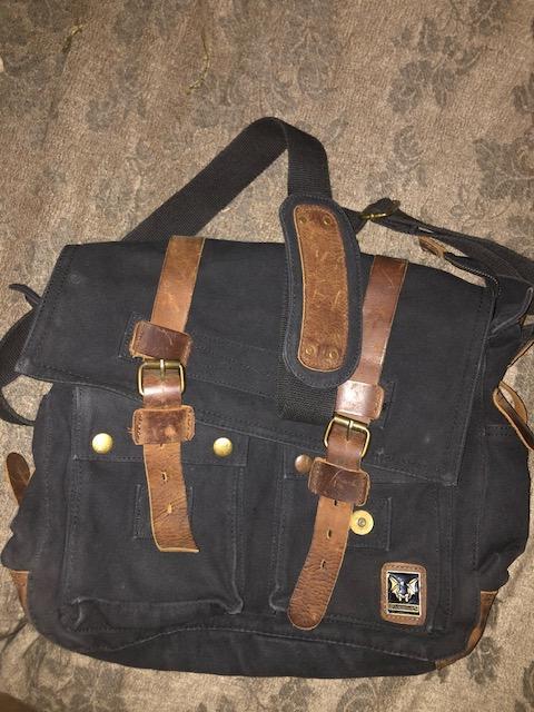 troc de troc sac muchuan toile noir et cuir (bon état) image 0