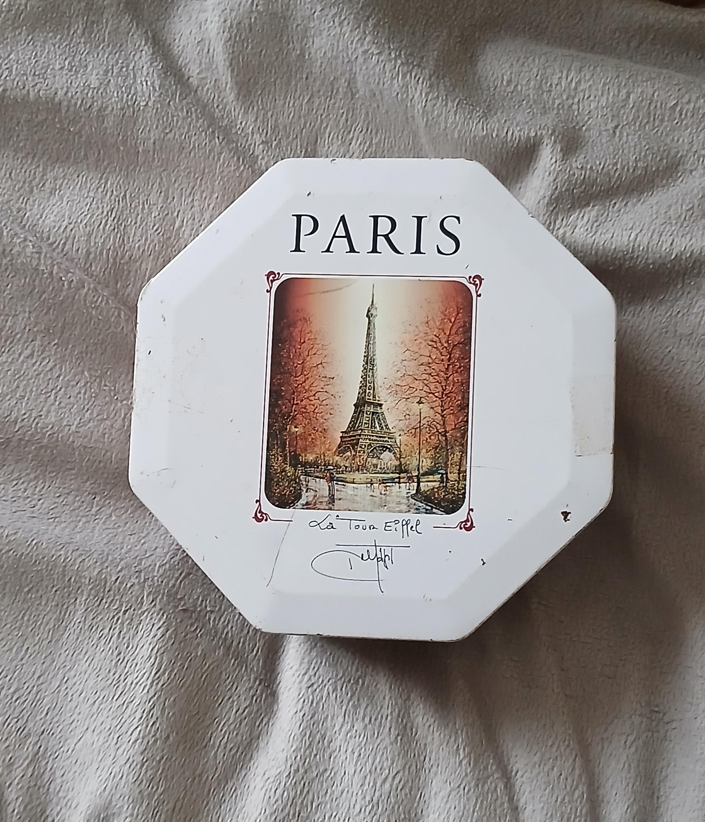 troc de troc une boîte en fer image 0