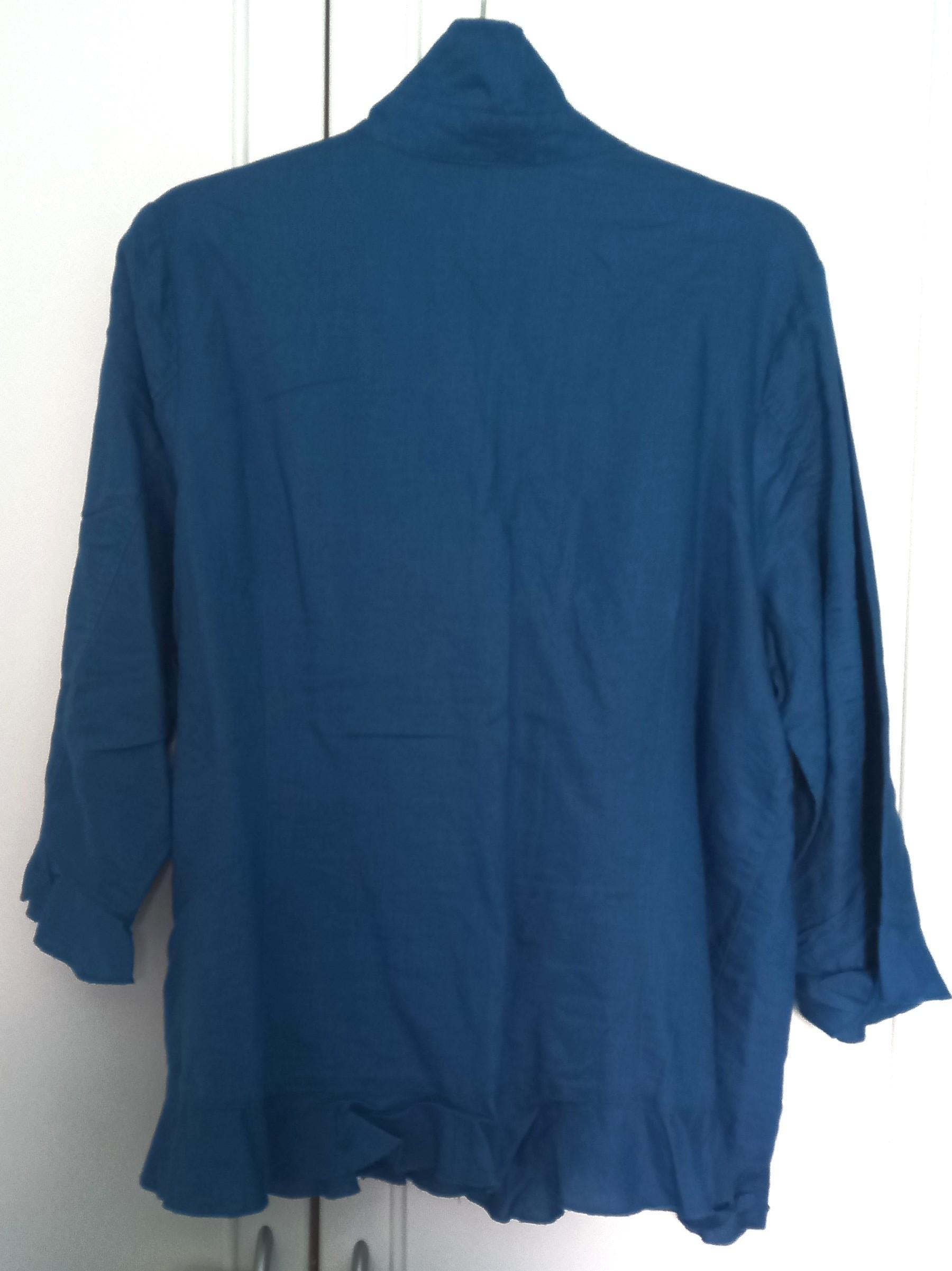 troc de troc chemise bleue. reservee. image 1