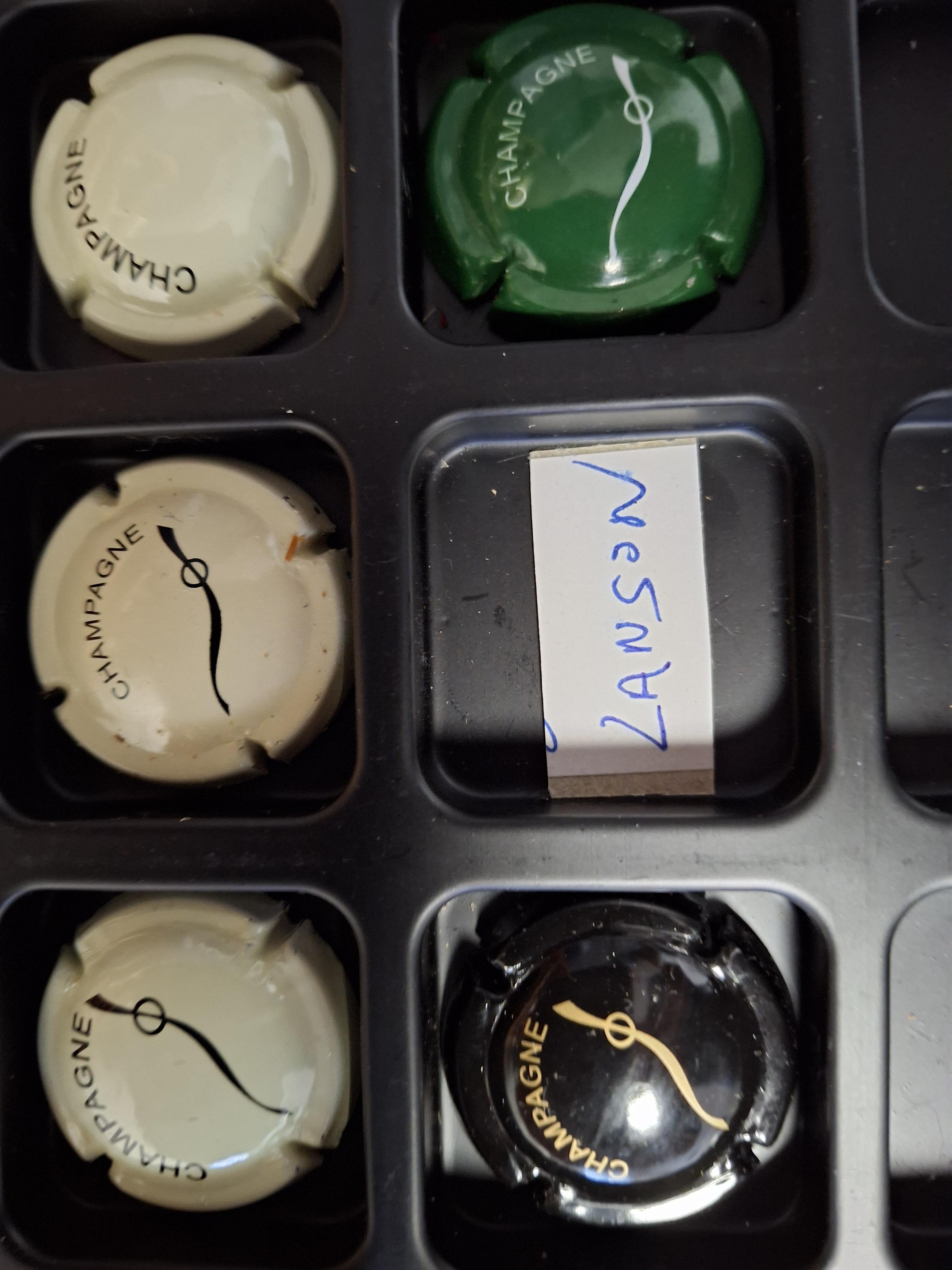 troc de troc echange lot de capsules de champagne lanson image 0