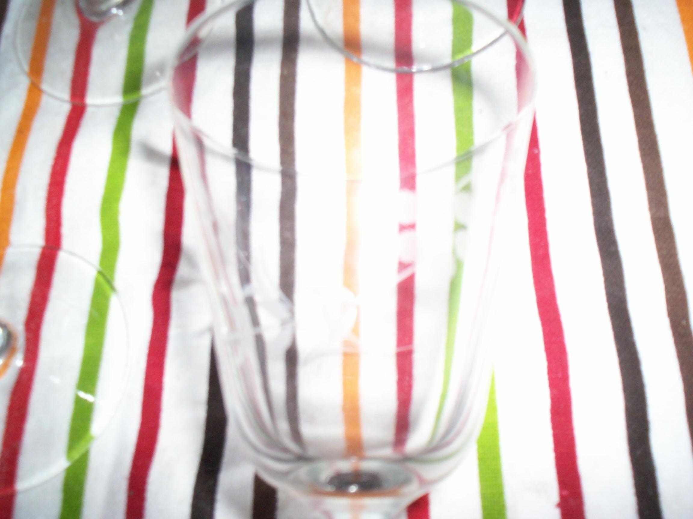 troc de troc lot de 4 verres à vins dessin gravé image 2