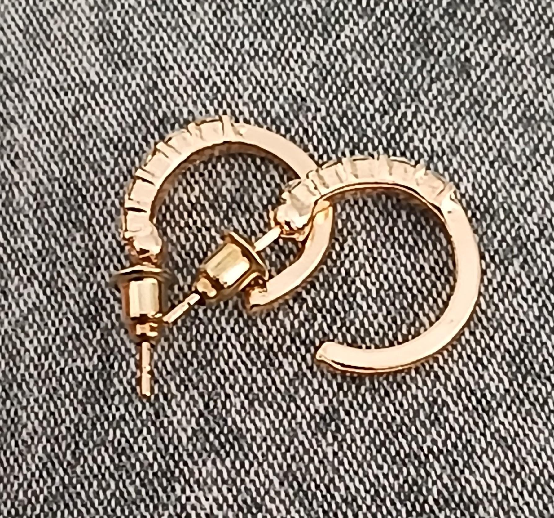 troc de troc une paire de boucle d oreille image 1