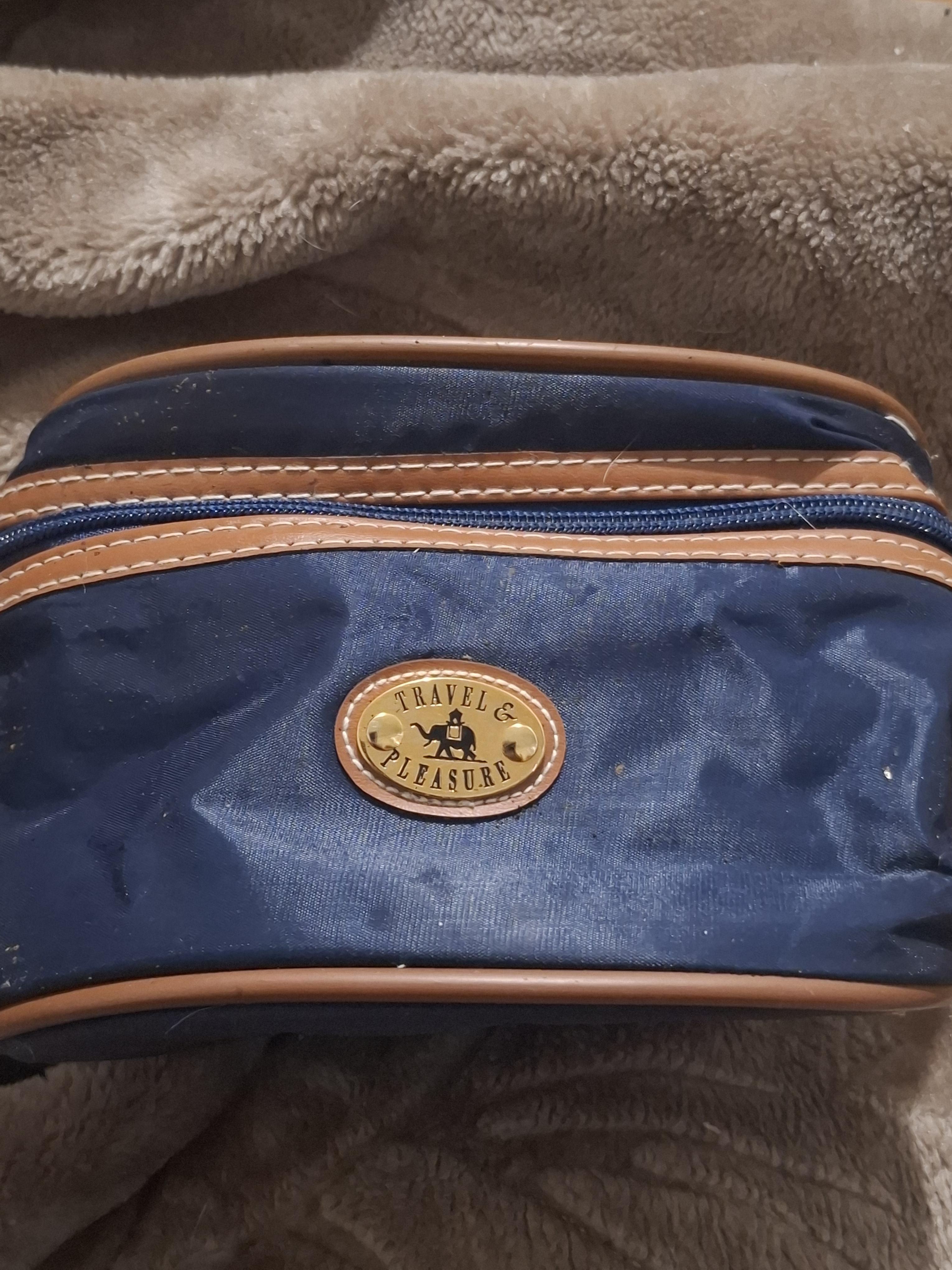 troc de troc trousse de toilette avec miroire image 0