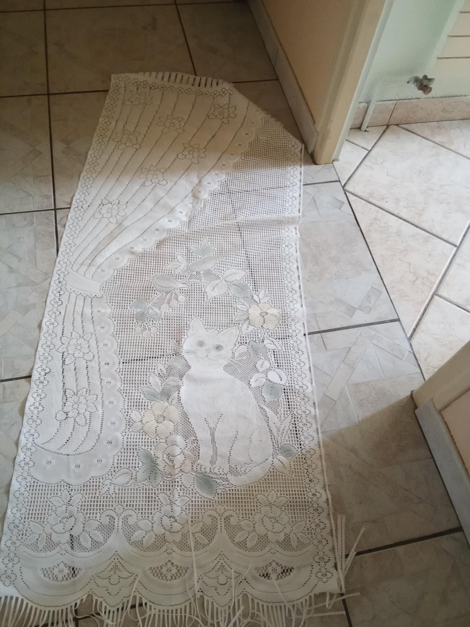 troc de troc 1 rideau de porte 1m60 sur 62 cm motif chat et fleur blanc image 1