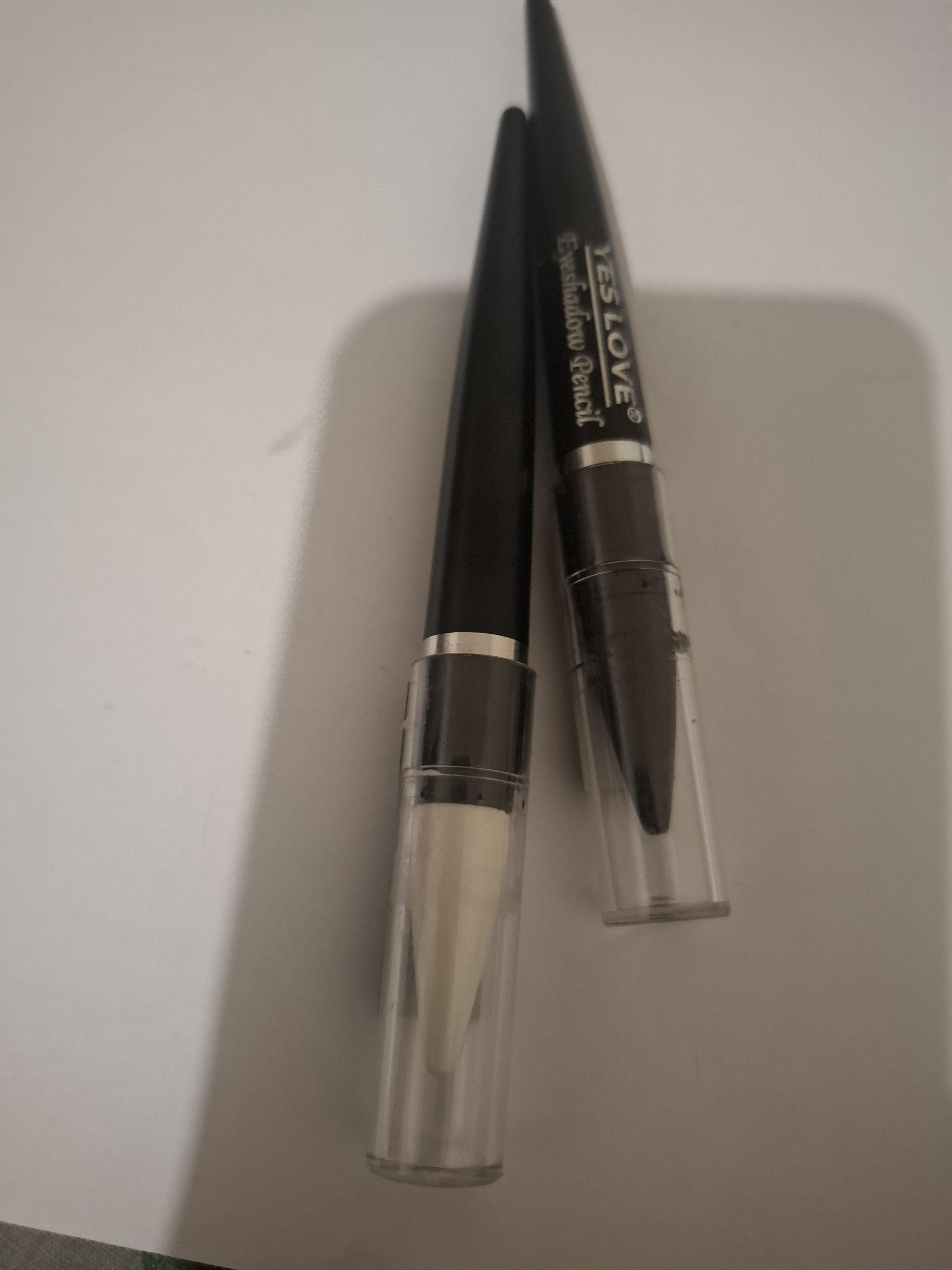 troc de troc maquillage noir et blanc image 0