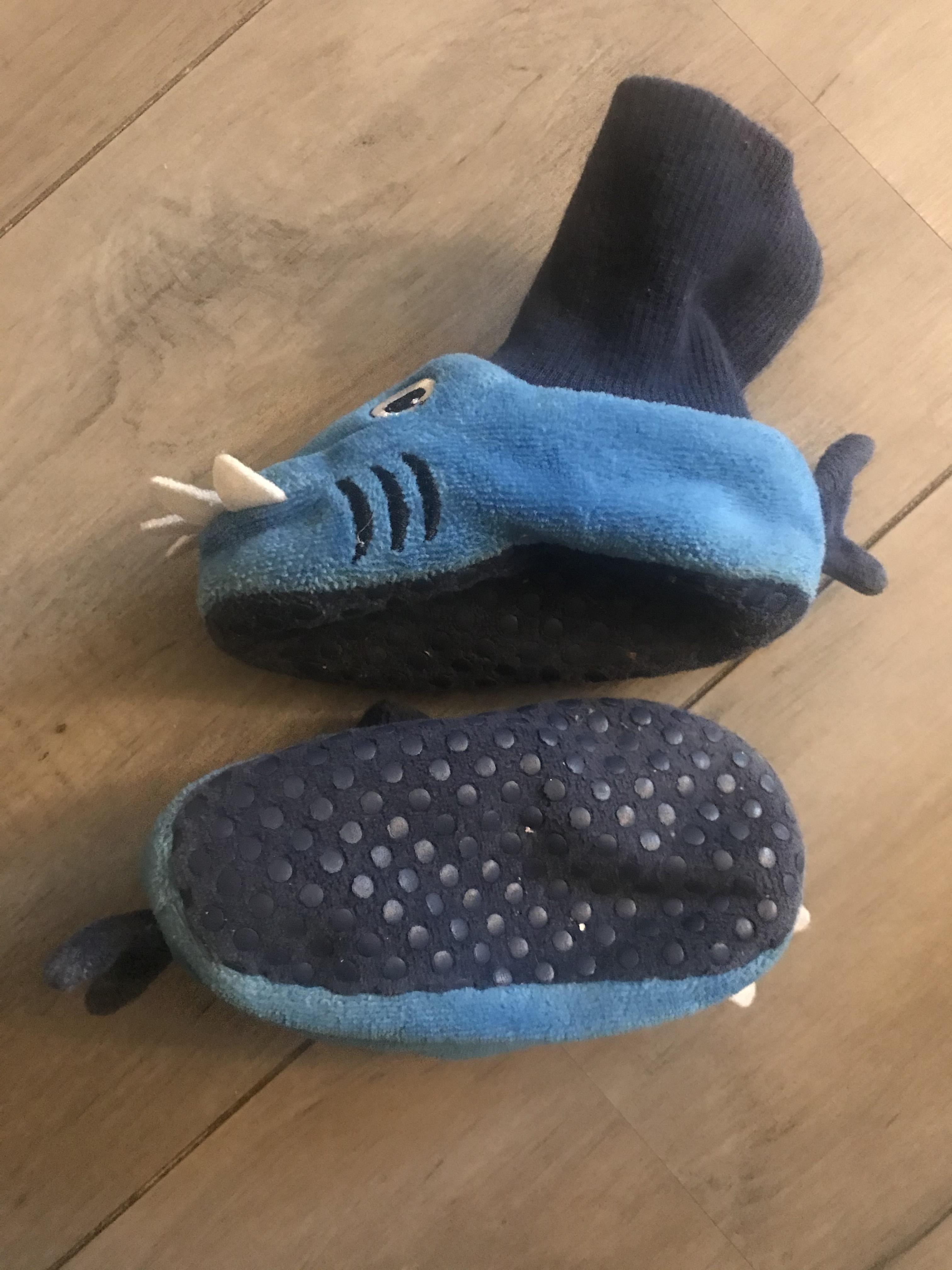 troc de troc chaussons bébé souple, requin image 1