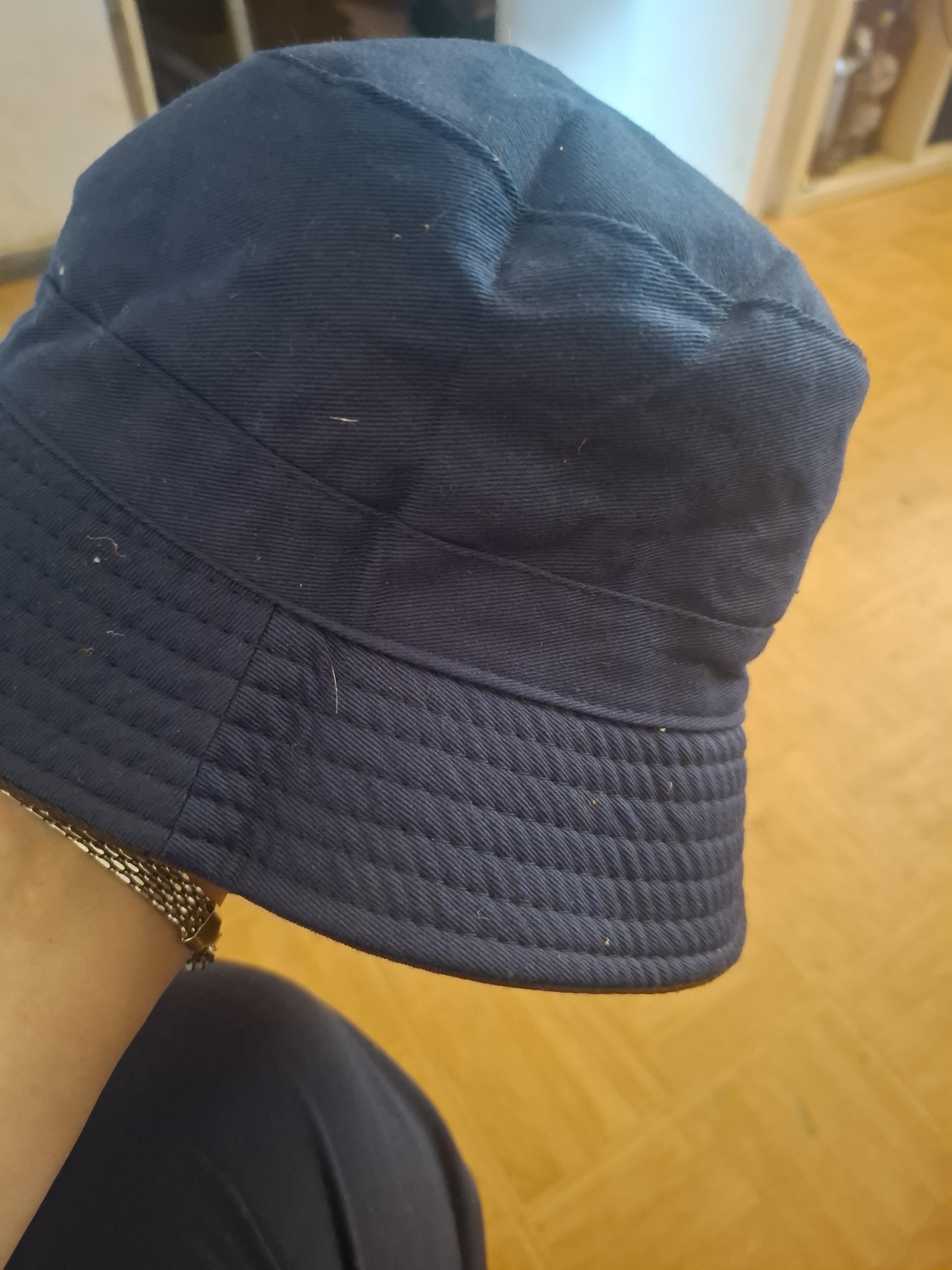 troc de troc bob neuf 1 côté marine et autre côté marron image 0