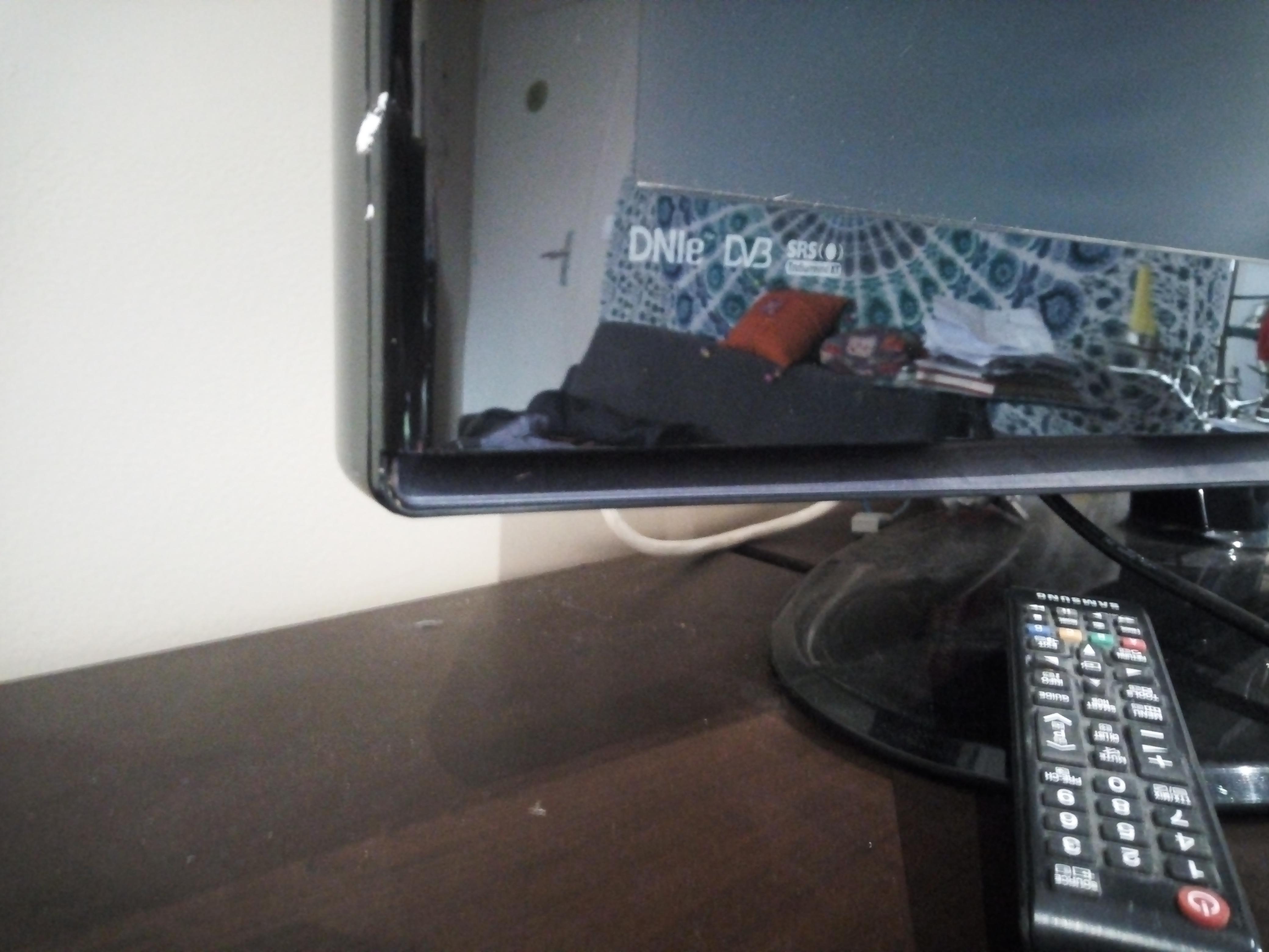troc de troc tv samsun en très bon état, fonctionne parfaitement image 1