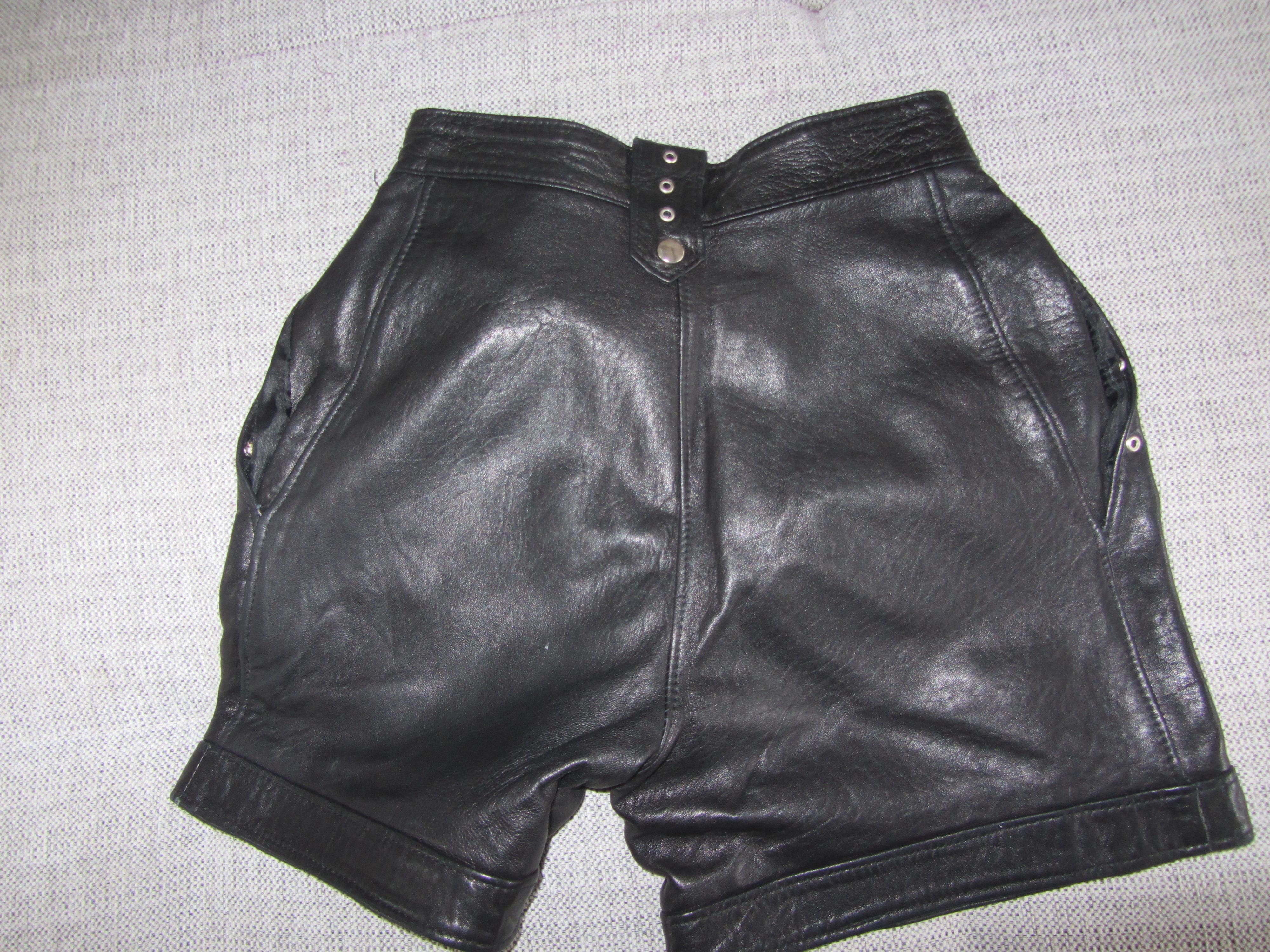 troc de troc short en cuir noir image 1