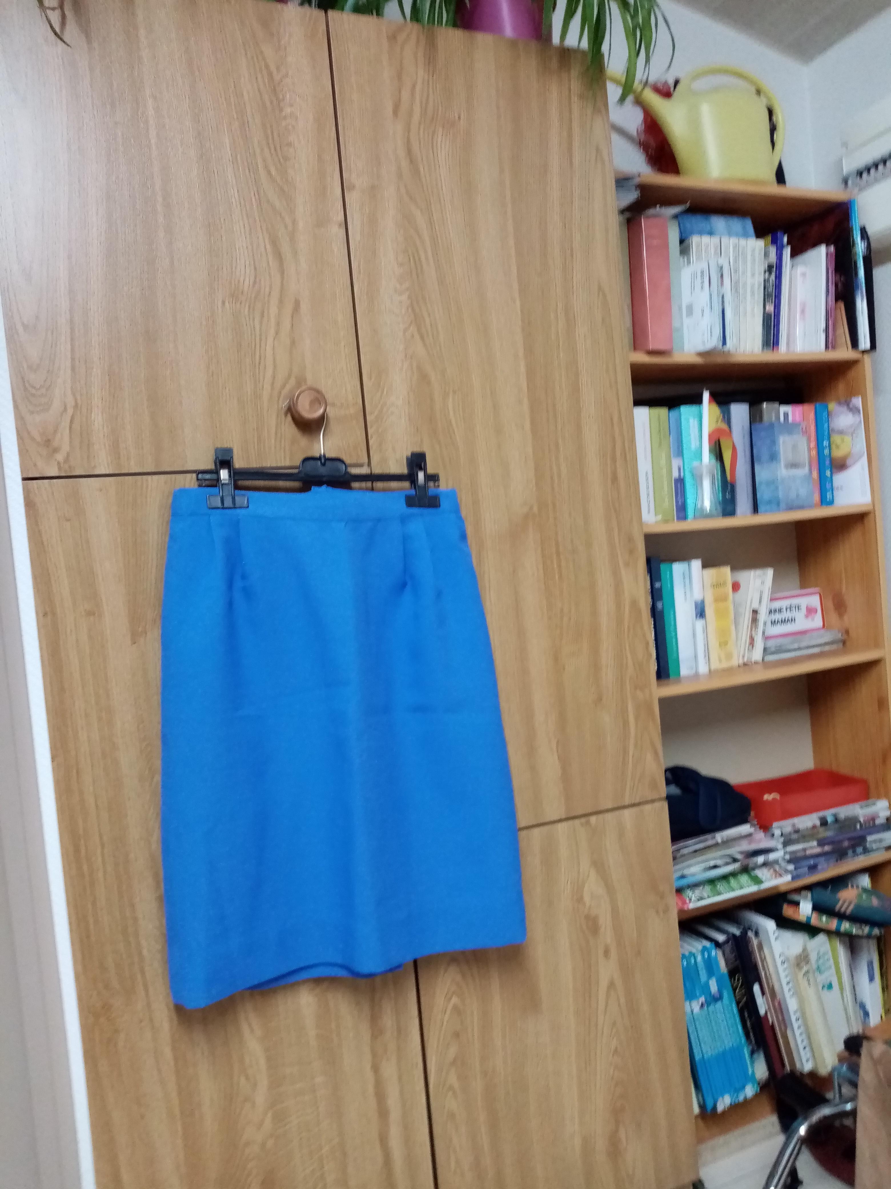 troc de troc jupe droite bleu roi doublée tour de taille 36  5  noisettes image 0