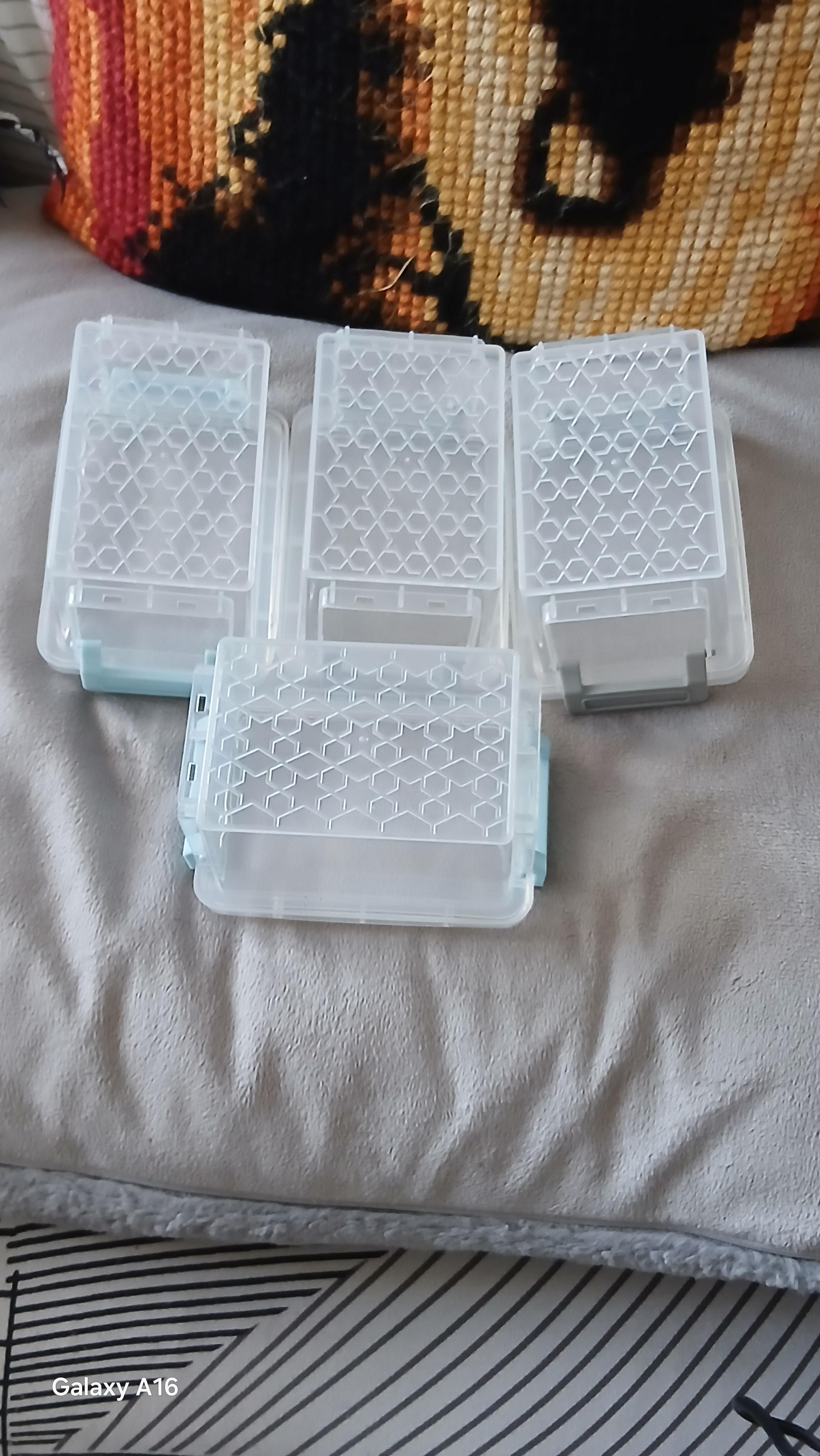 troc de troc lots de petites boîtes en plastique image 1