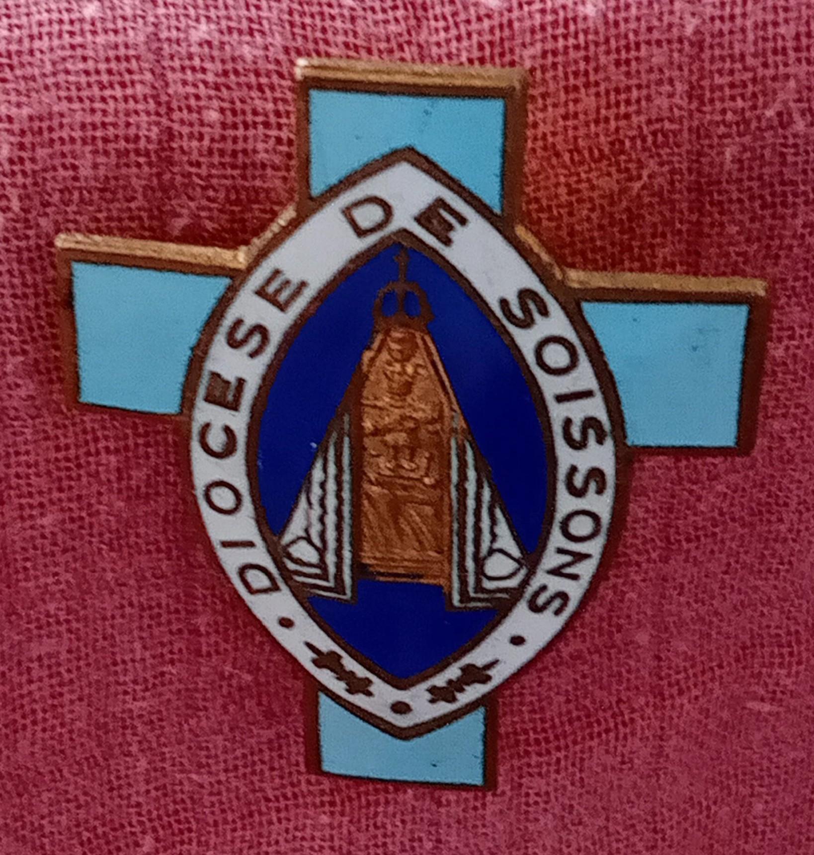 troc de troc médaille broche diocèse catholique de soissons image 0