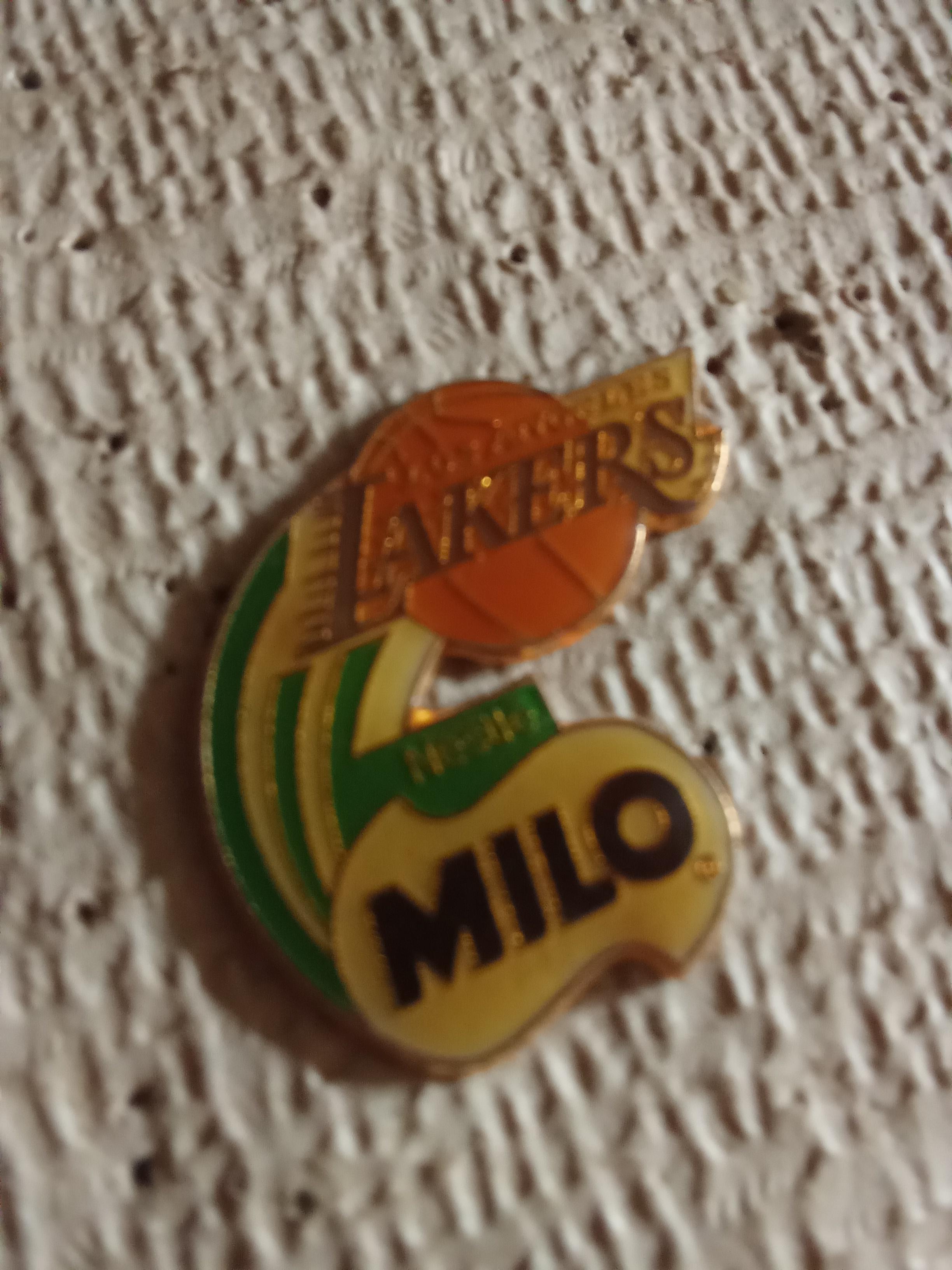 troc de troc pin's sans attache image 0