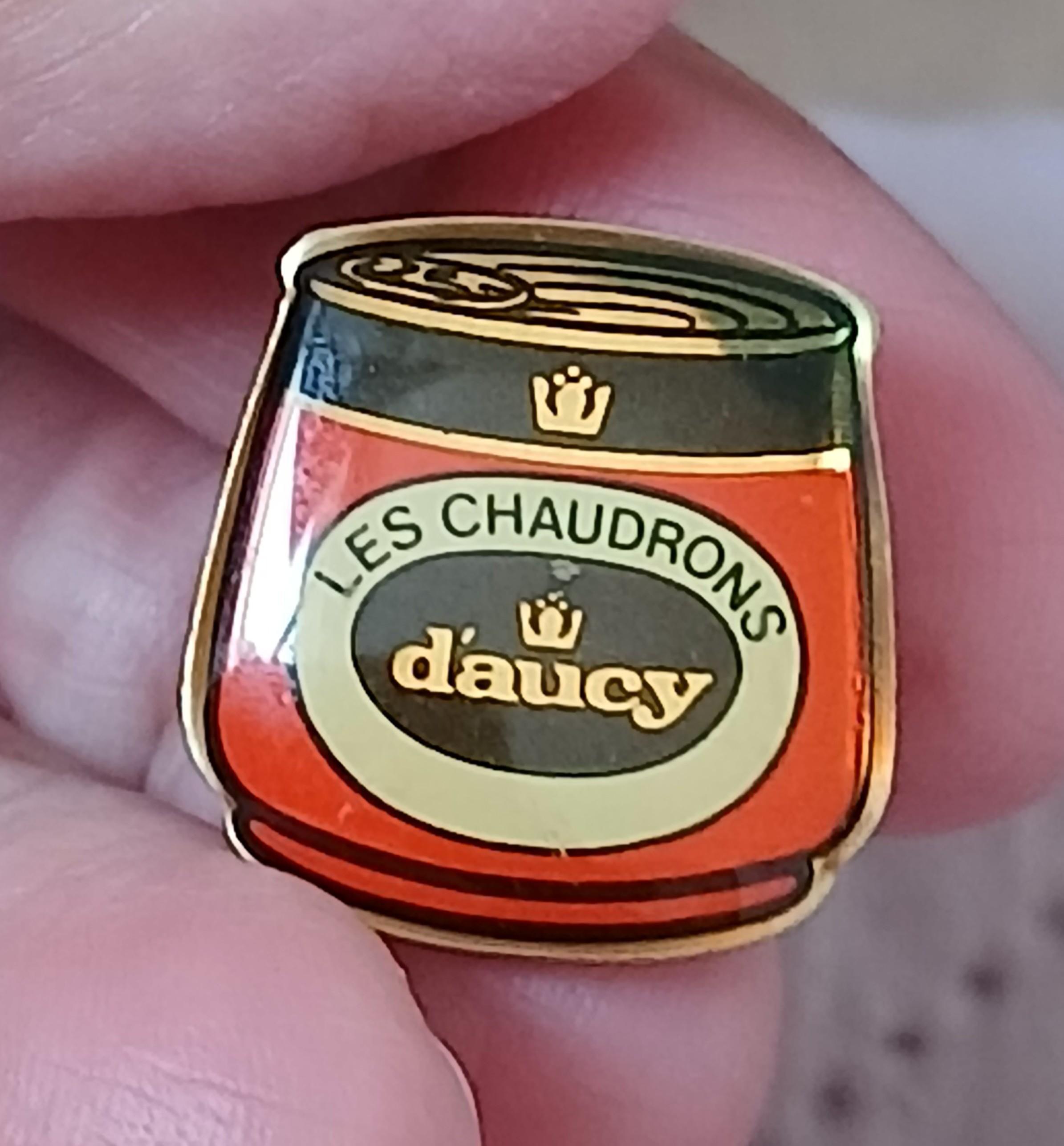 troc de troc reserver. un pins 'des  chaudrons d 'aucy ' image 0