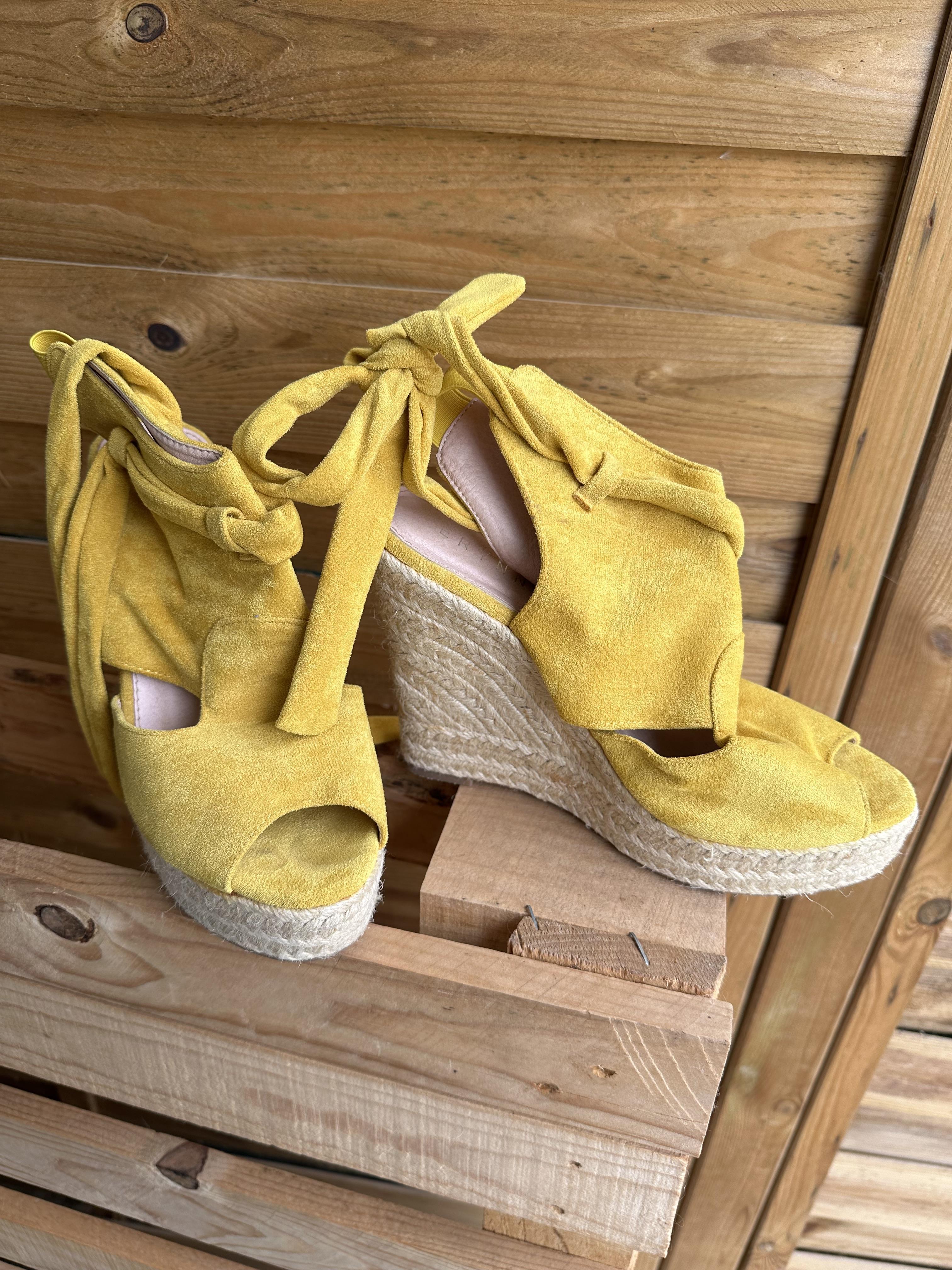 troc de troc don chaussures contre meuble image 2