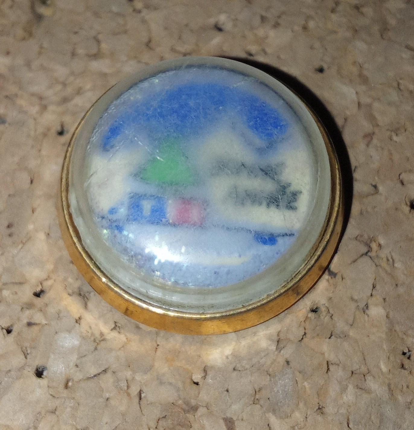 troc de troc pin's bonne année tf1 sans attache image 0