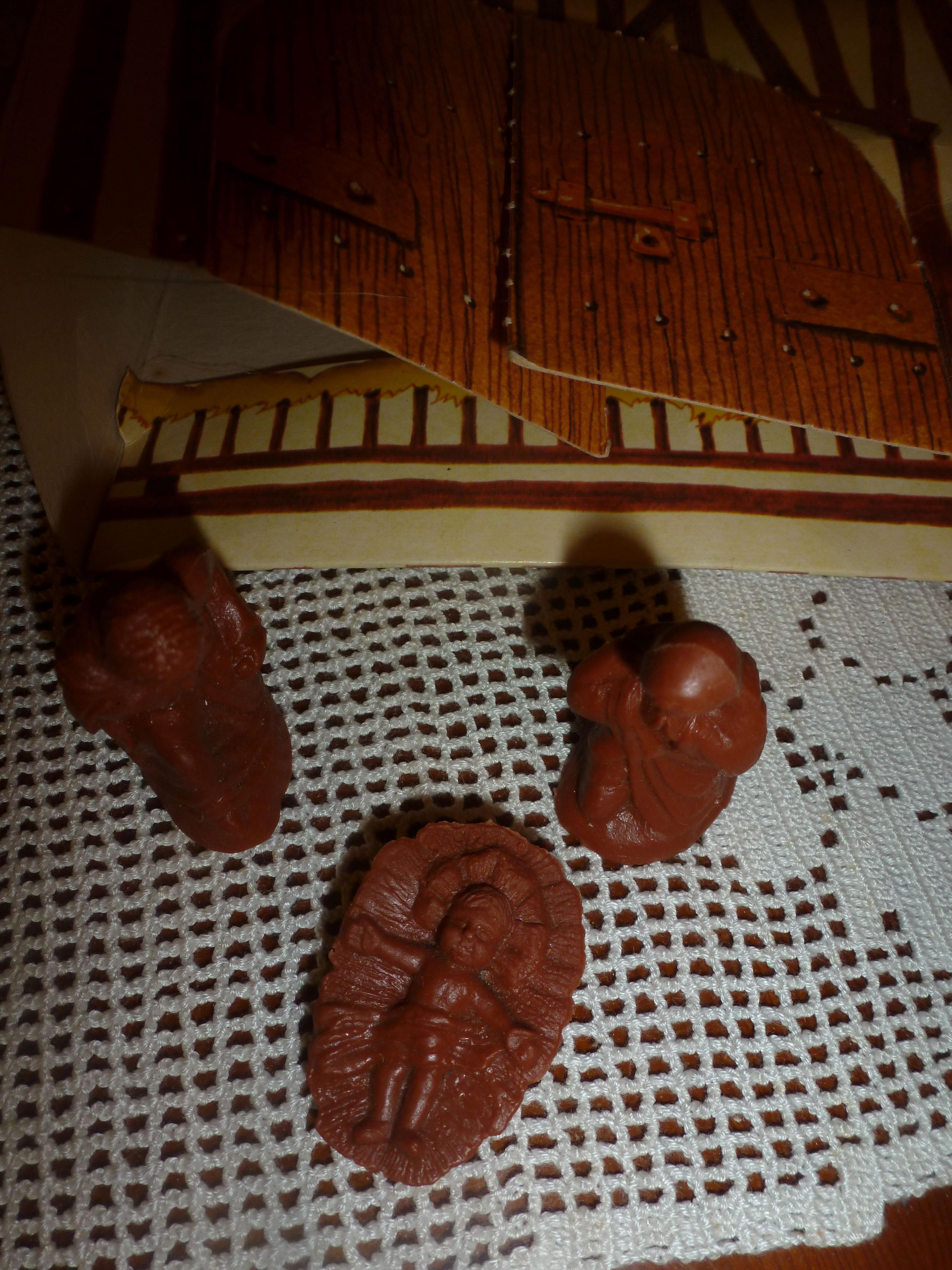 troc de troc petits personnages crèche image 0